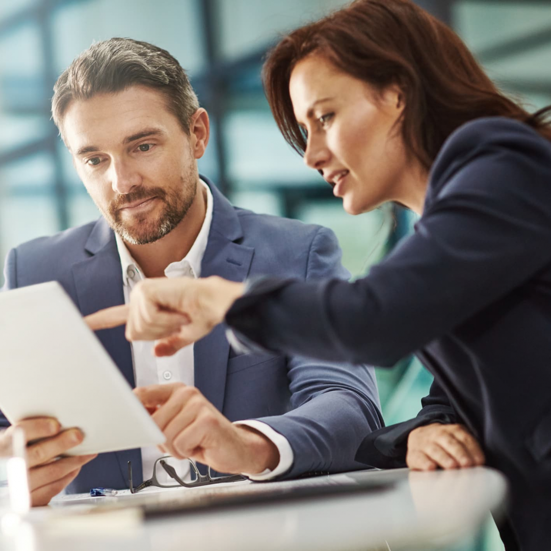 Large gender pay gaps persist over the last 25 years