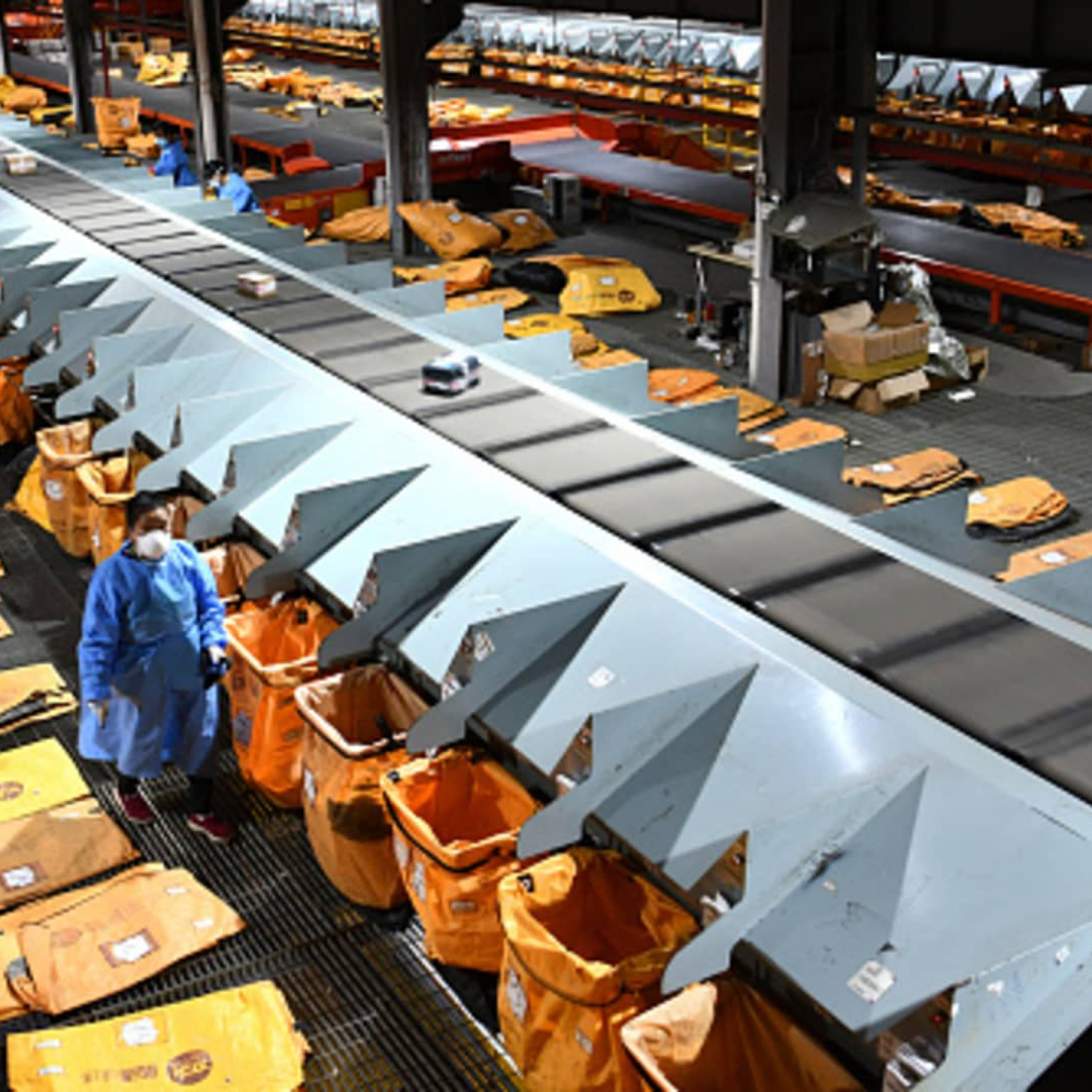 Chinas April exports slow imports unchanged as virus curbs expand