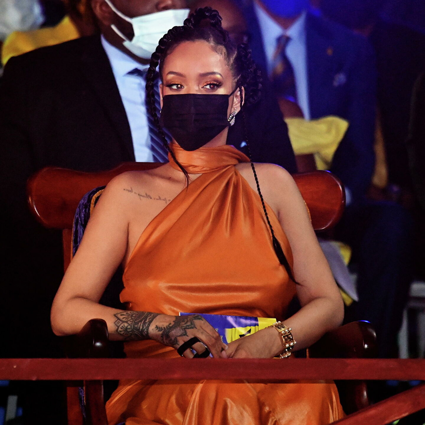 Barbados ditches Queen Elizabeth to become a republic declares Rihanna a national hero