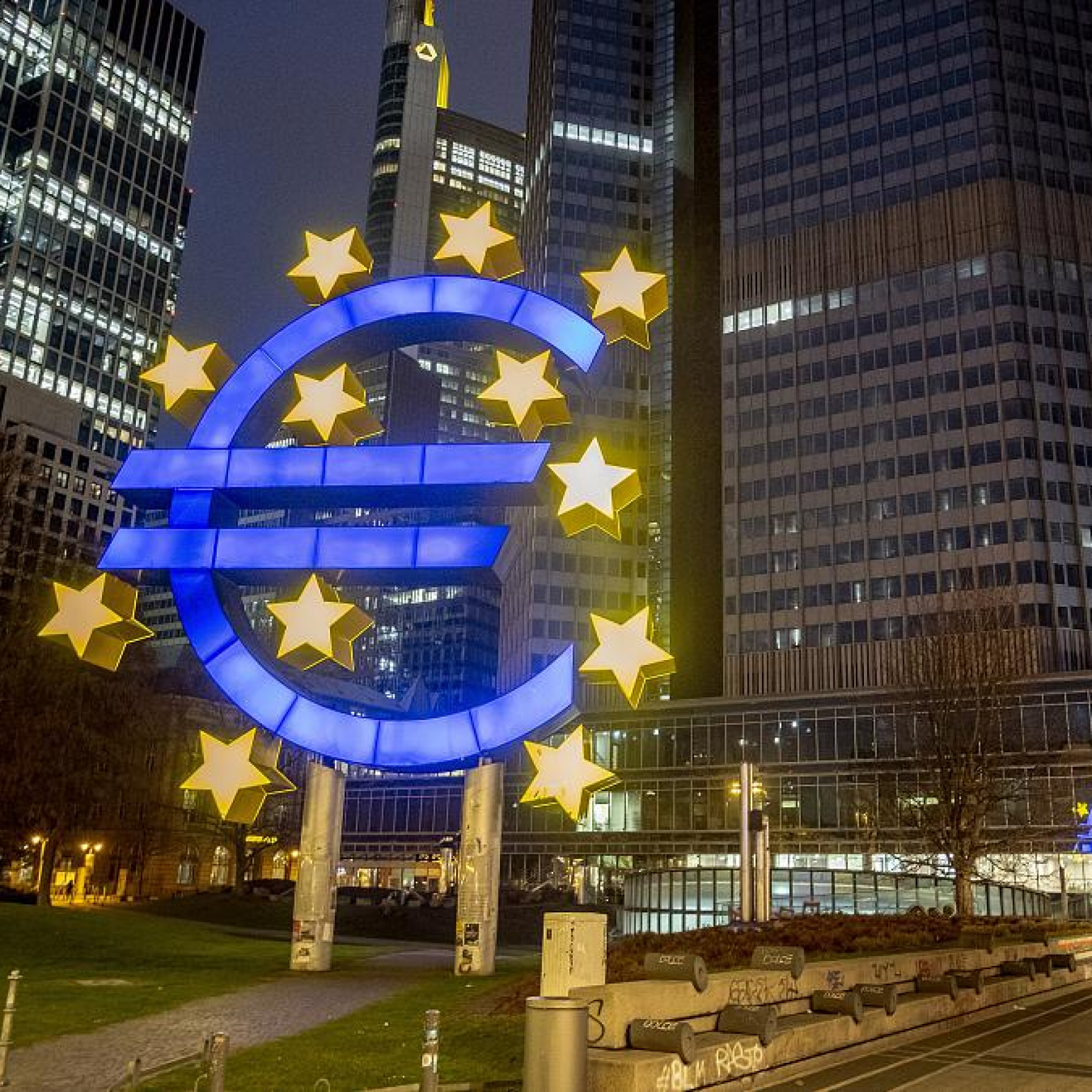 IMF reduces global growth forecast amid inflation and supply problems