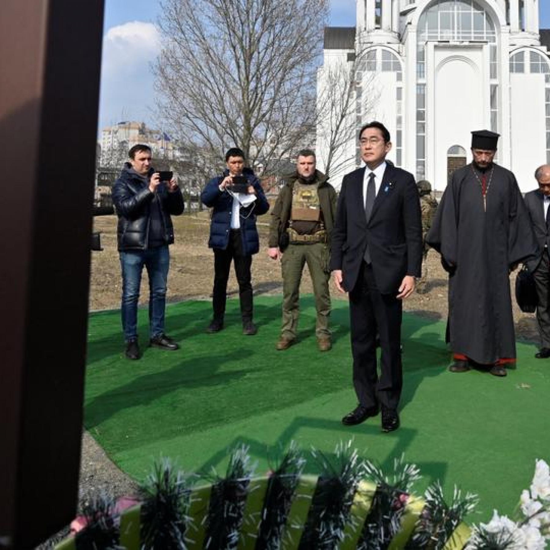 Fumio Kishida visits the site of a mass grave in Bucha, near Kyiv