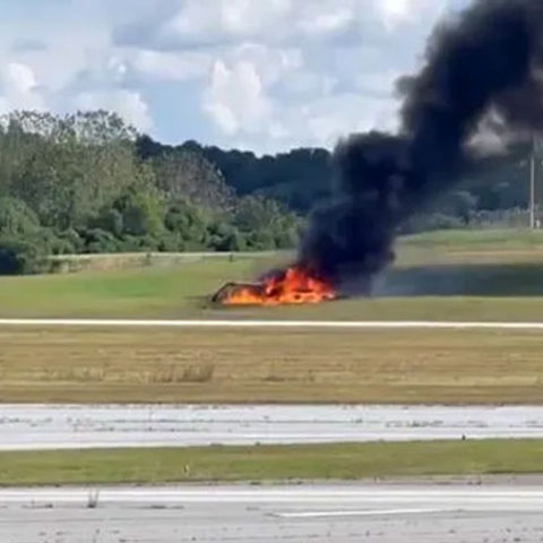 Plane crashes bursts into flames at Georgia airport 4 dead