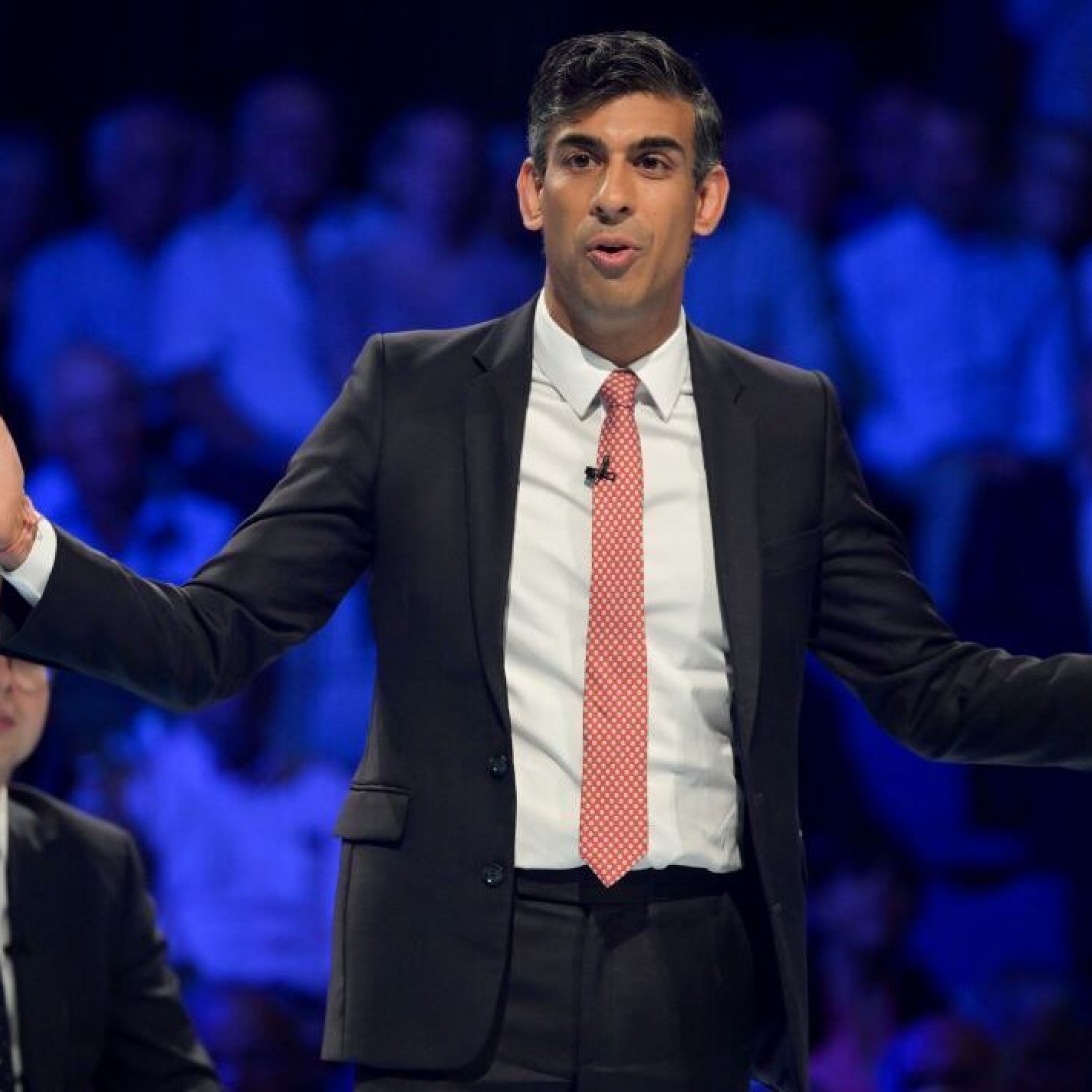 Tory leader Rishi Sunak vows to tackle extremism