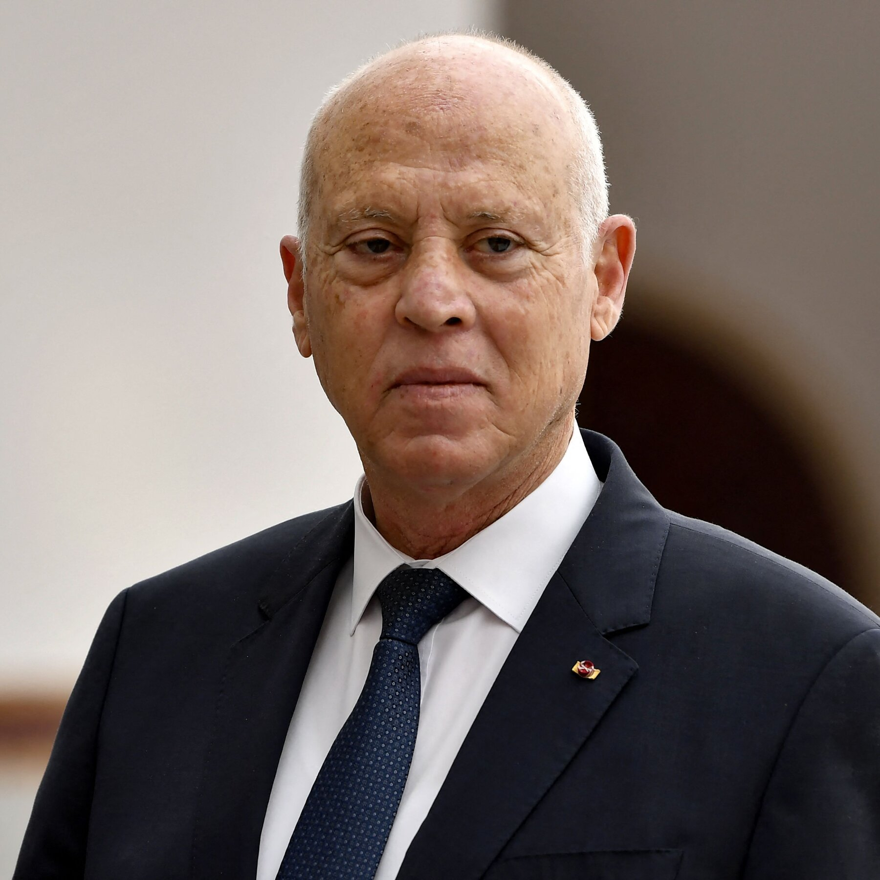 Tunisian president amends proposed constitution
