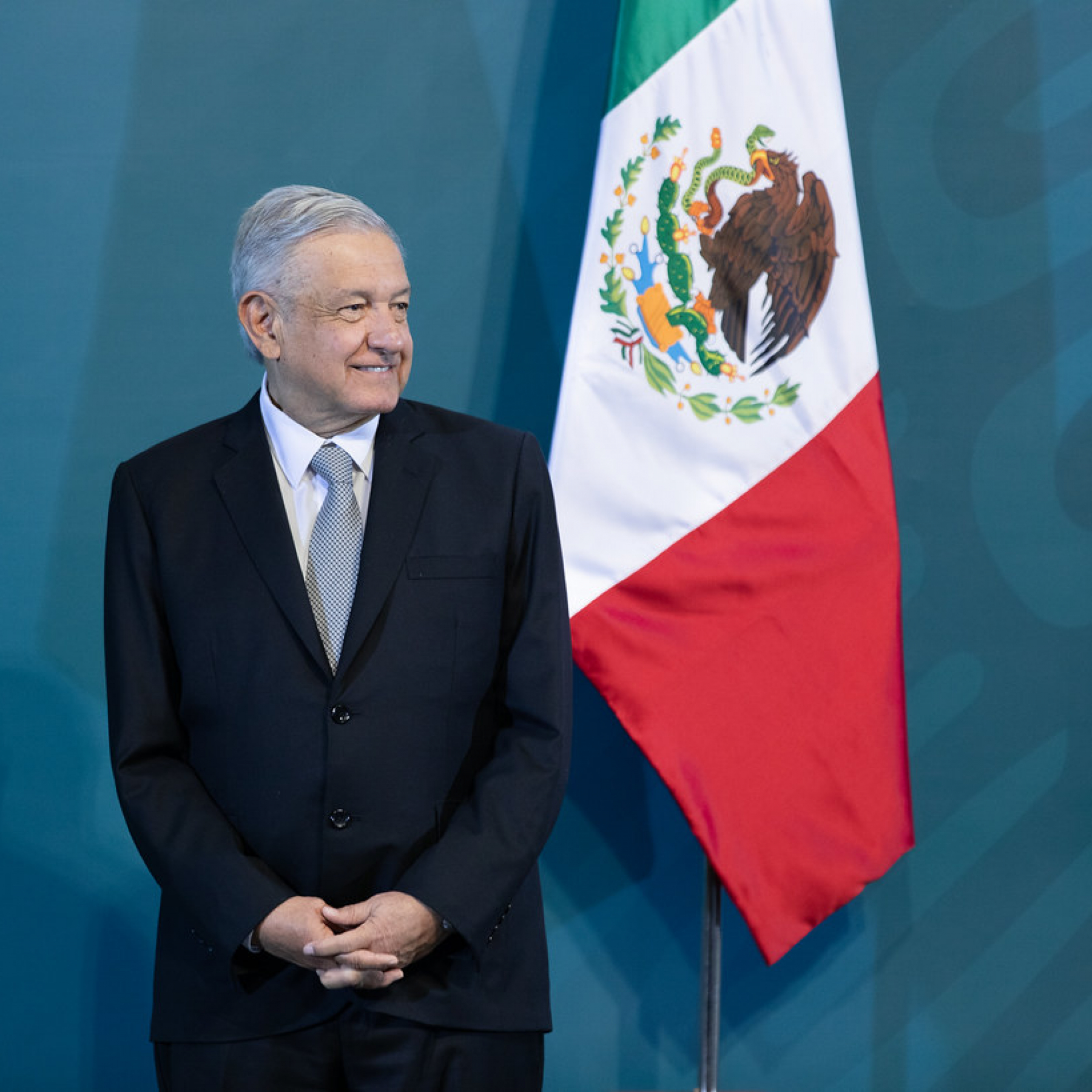 Mexicos president imitates Trump in art of the deal