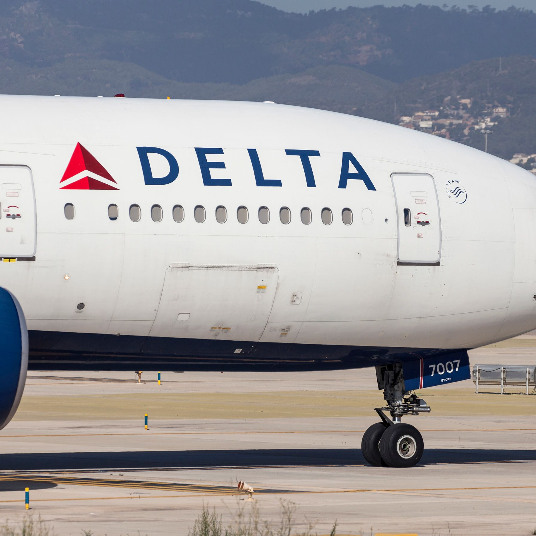 Delta CEO repeats call for a no-fly list for unruly passengers in letter to US attorney general