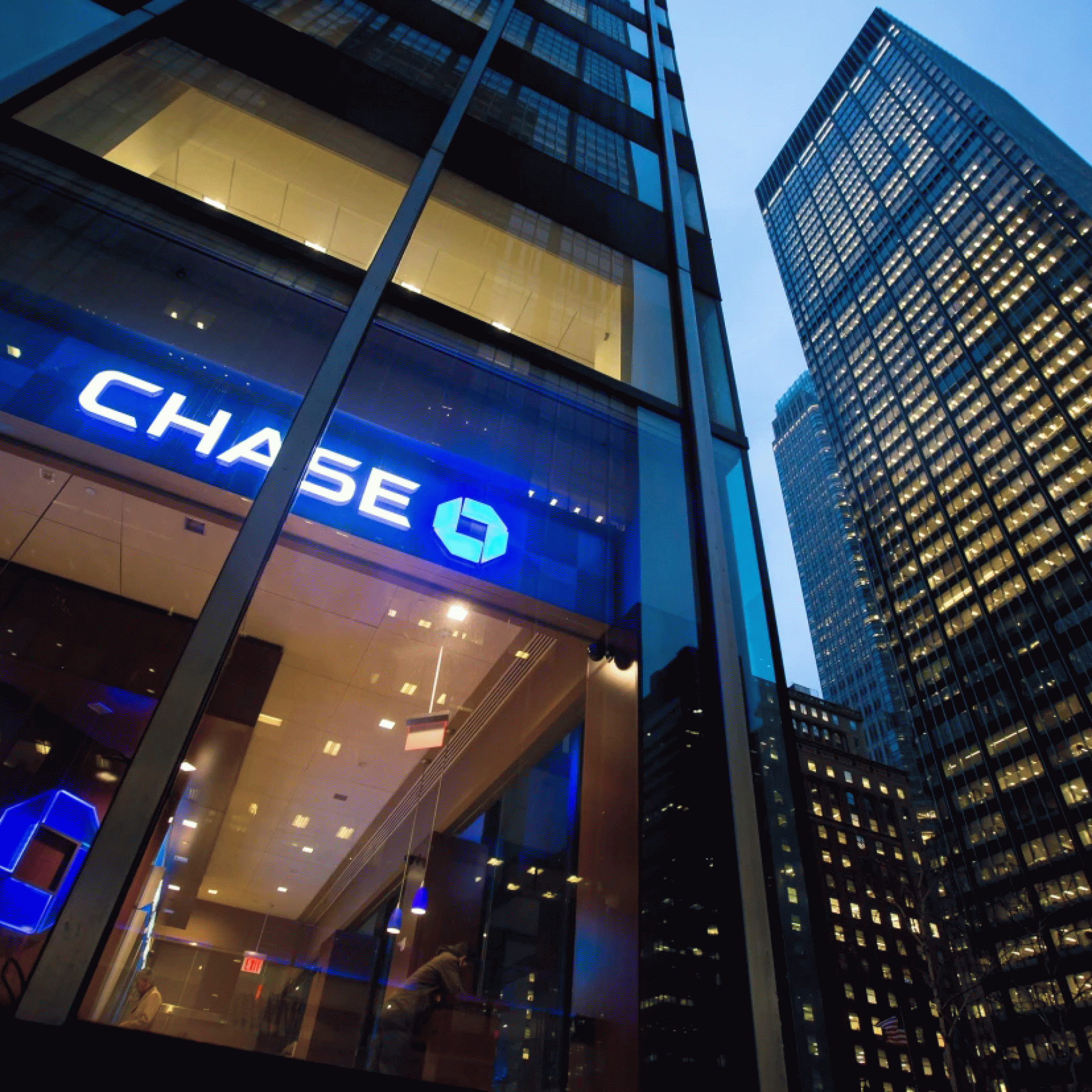 JPMorgan hit with $200 million in fines over use of encrypted messaging apps