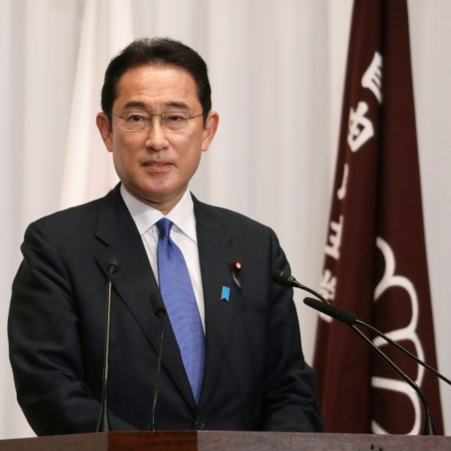 Fumio Kishida wins race to become Japans next prime minister