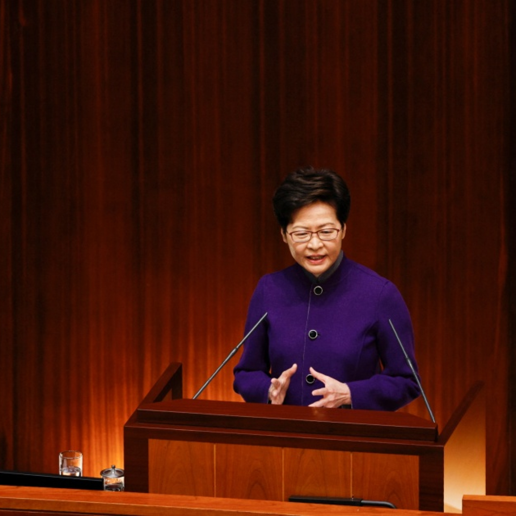 Hong Kong leader urges calm as lockdown fears cause panic buying