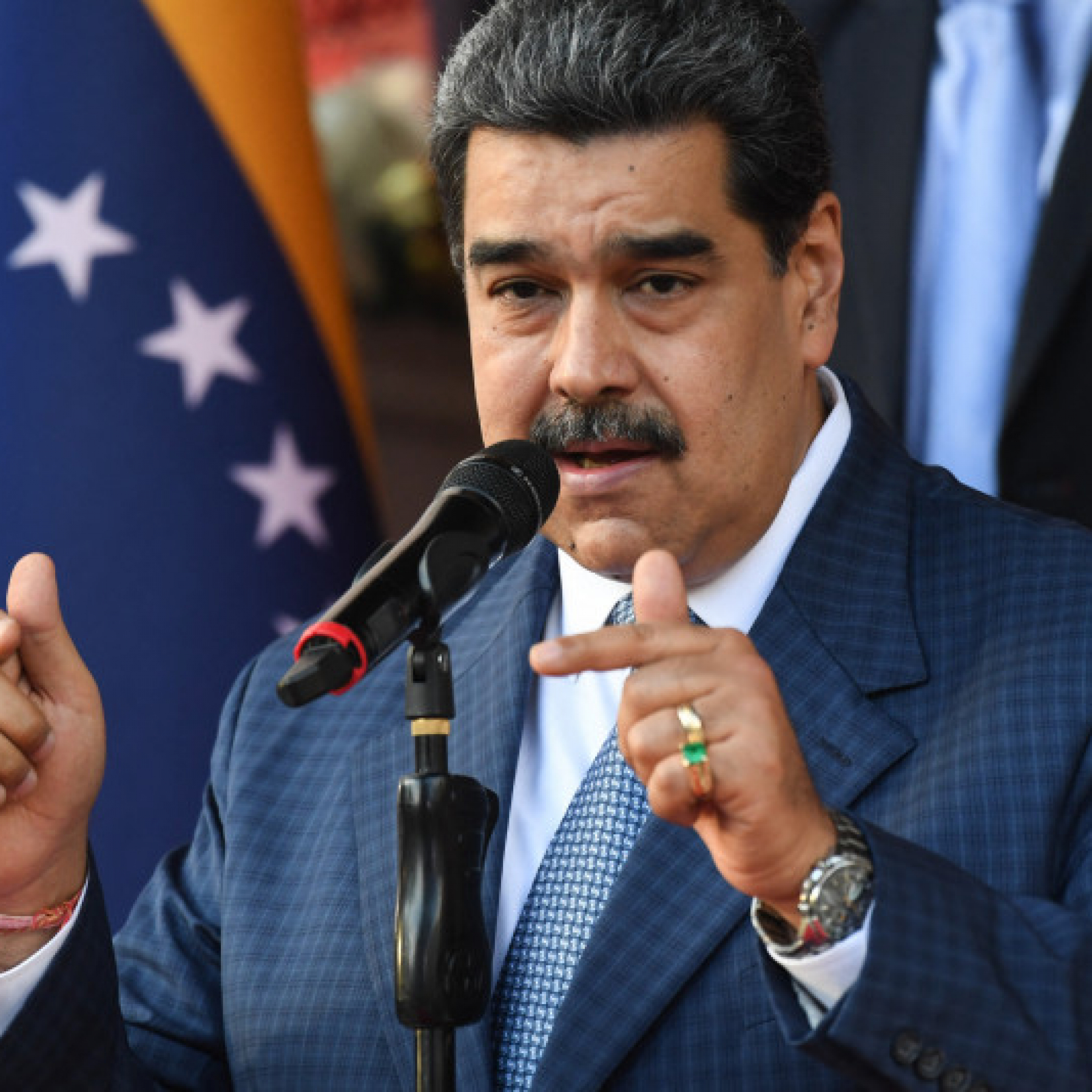 US reaches out to Maduro in energy talks with Venezuela