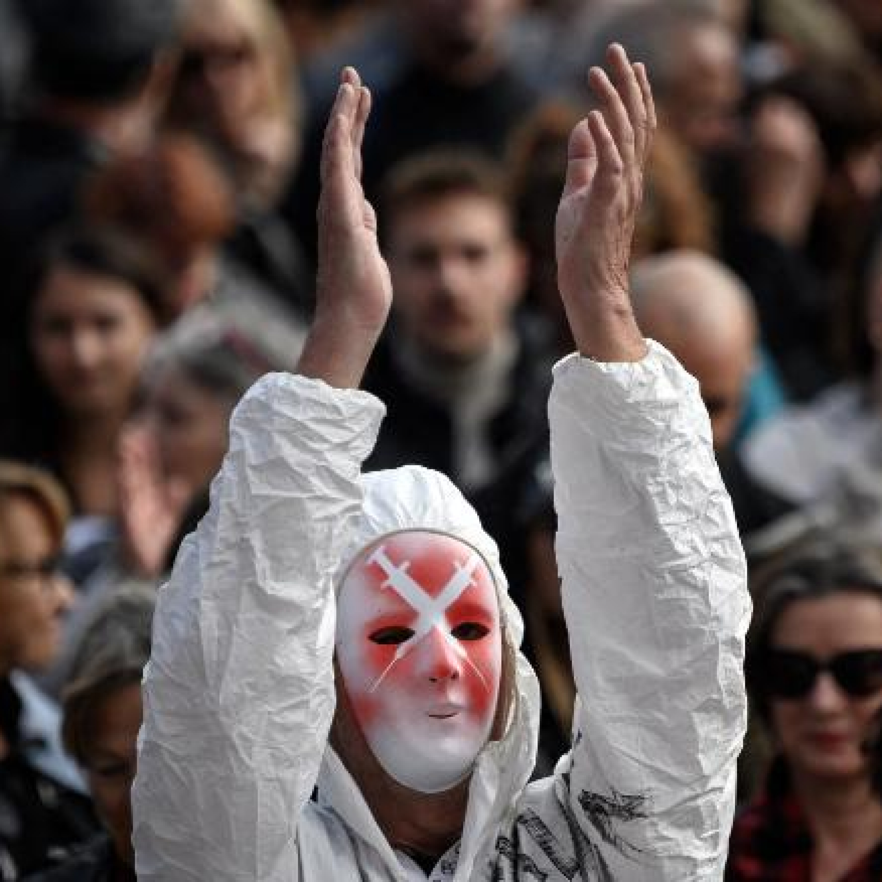 Swiss voters approve governments pandemic response in referendum