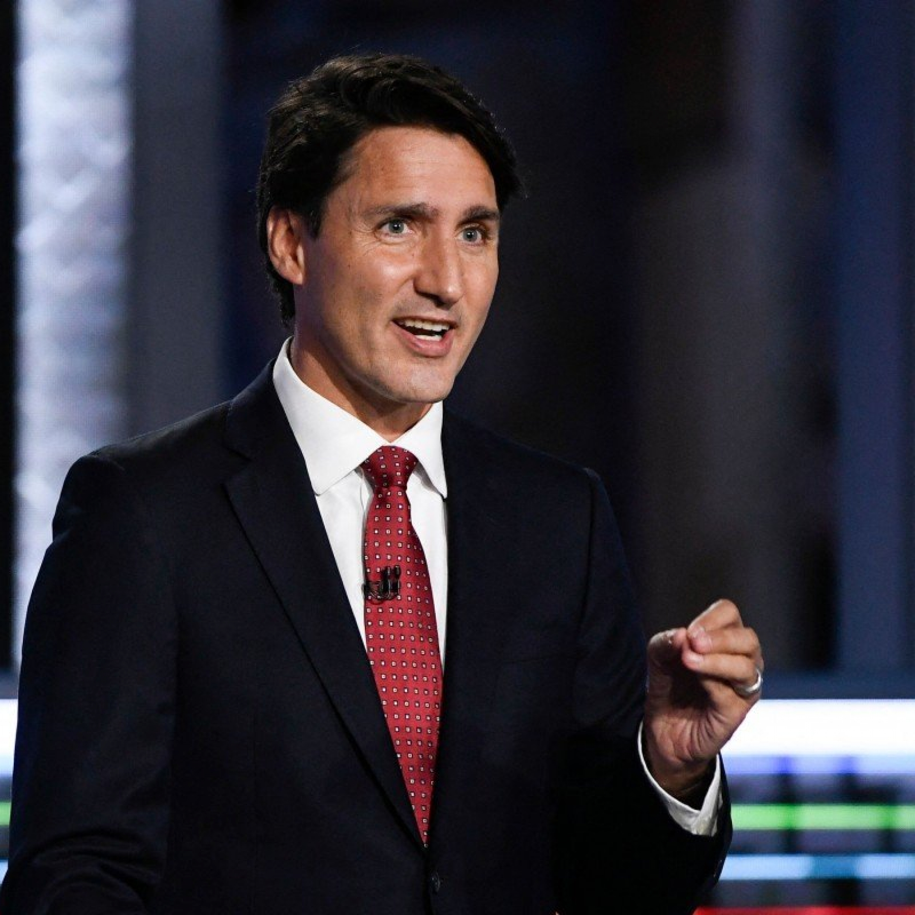Canadian PM Trudeau makes final push before Mondays election