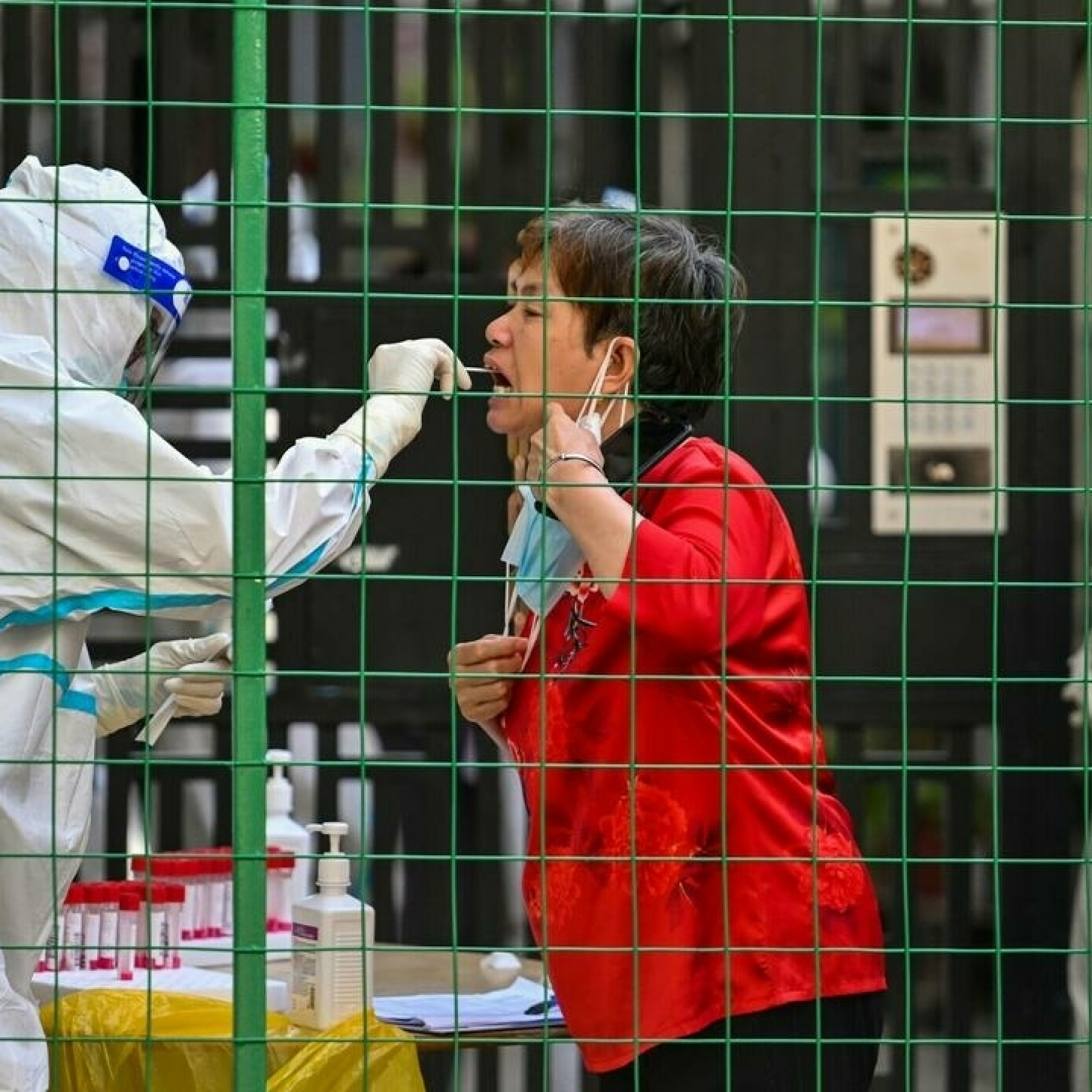 Chinas Xi backs zero-Covid policy as Shanghai expands mass testing