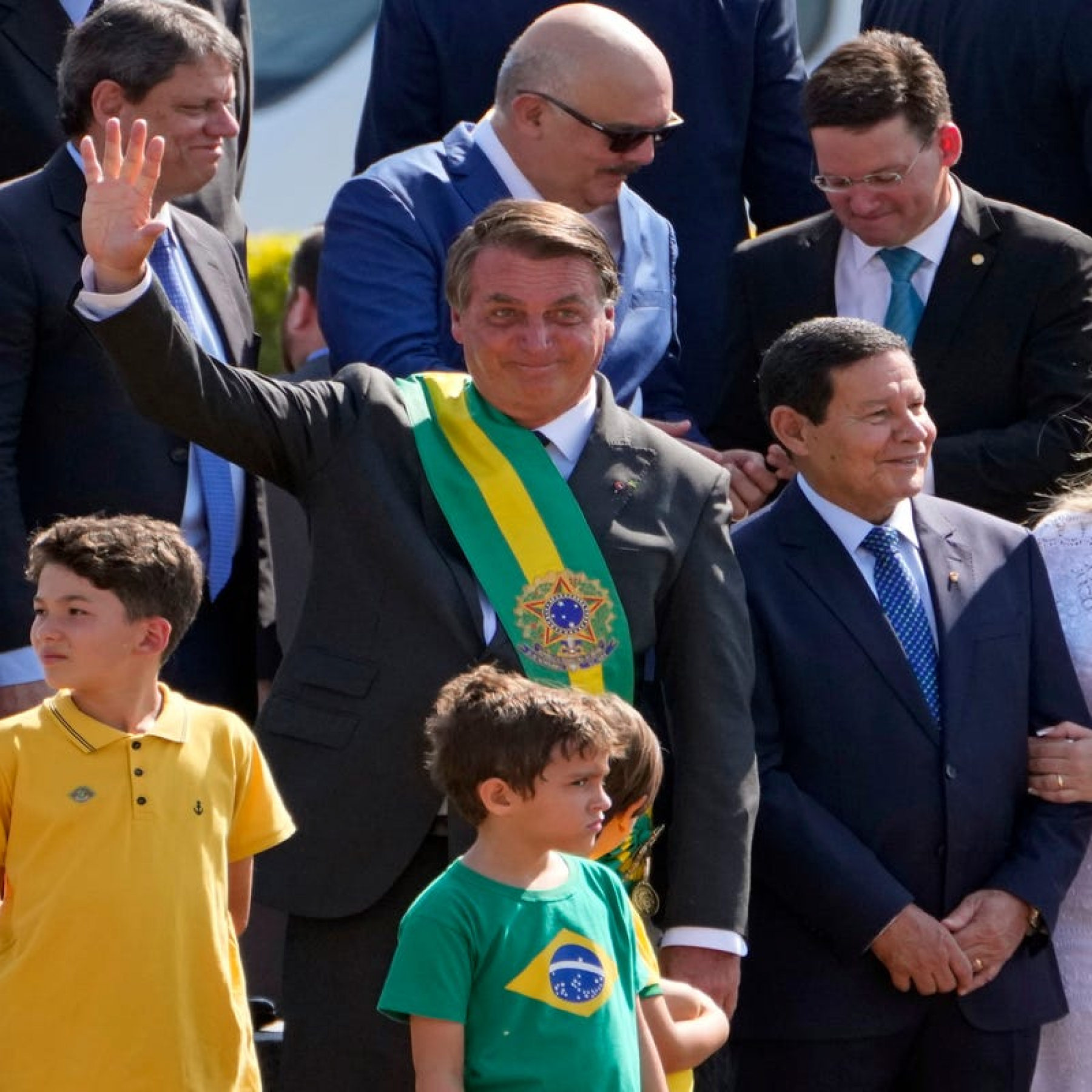 Only God removes me: At Brazil rallies Bolsonaro deepens rift with Supreme Court