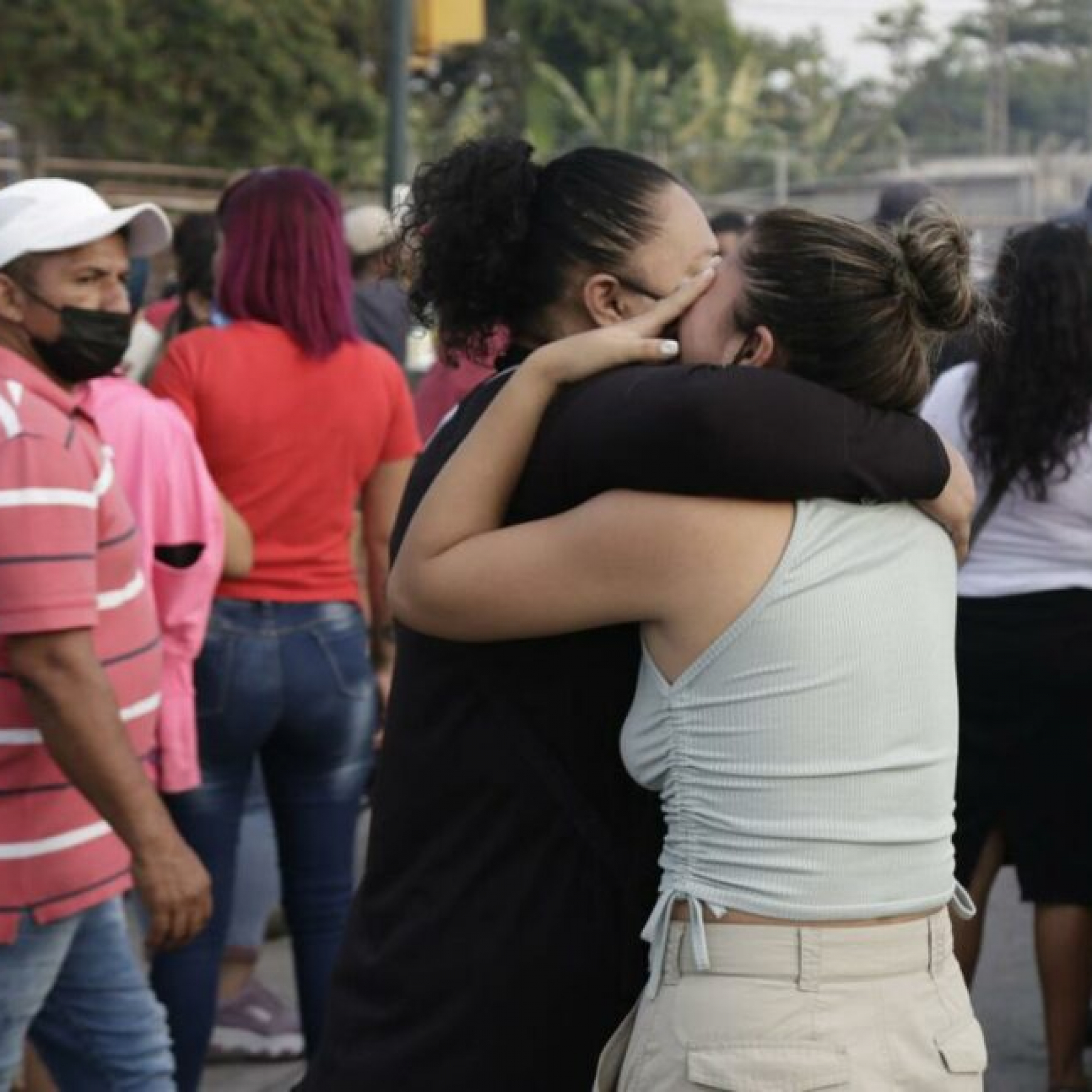 Ecuador riot: Police storm jail where 116 died in gang war