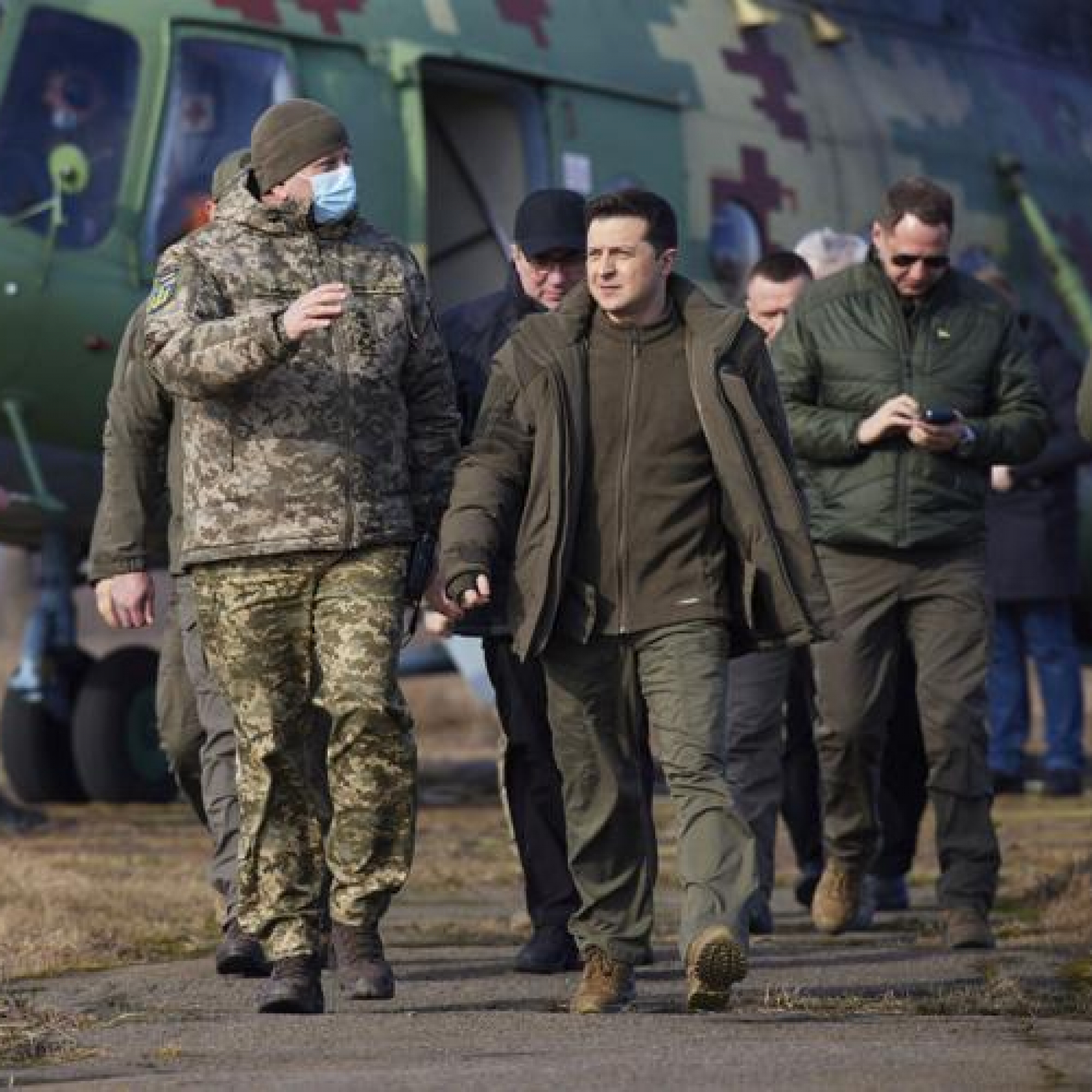 Ukraine shows unity as West sees no sign of Russian pullback