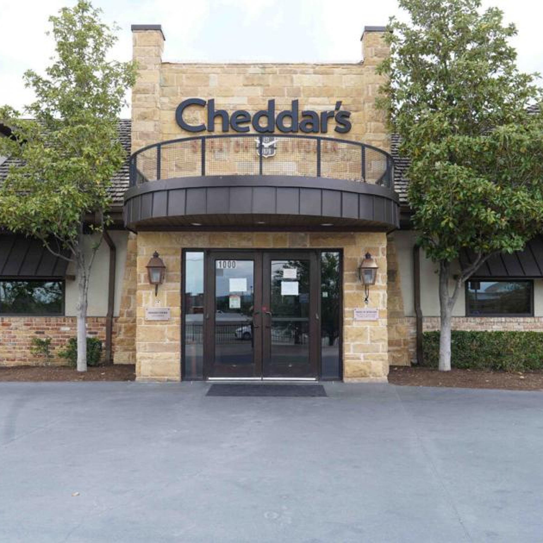 Cheddars gives update on Heights reopening
