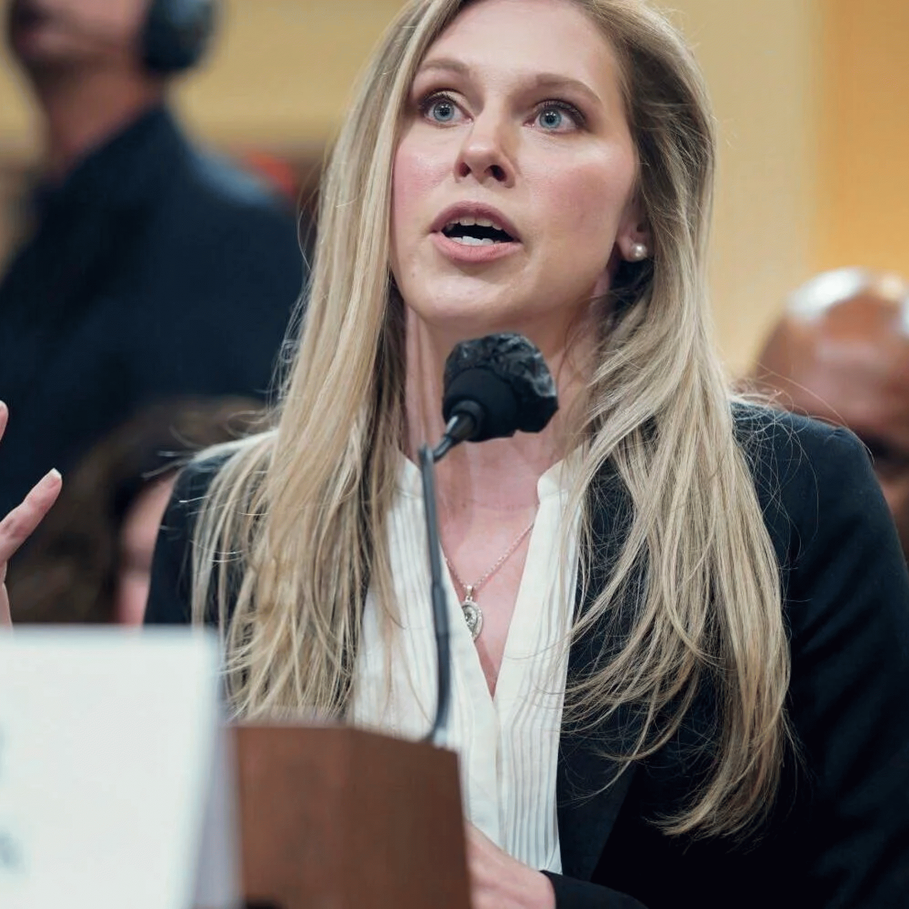 Capitol Police officer Caroline Edwards offers chilling account of Jan. 6 riot: I was slipping in peoples blood