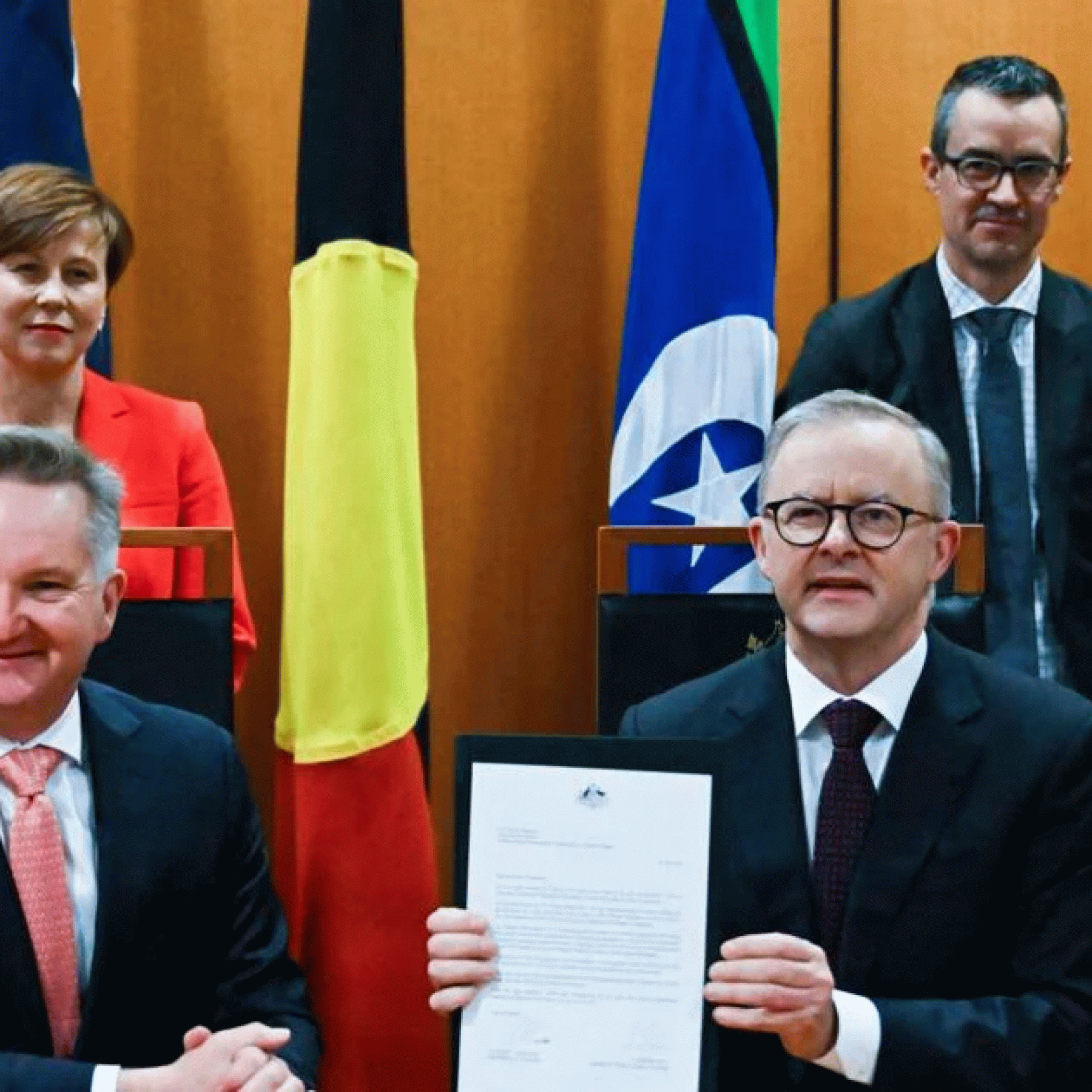 Australia commits to reducing greenhouse emissions by 43%