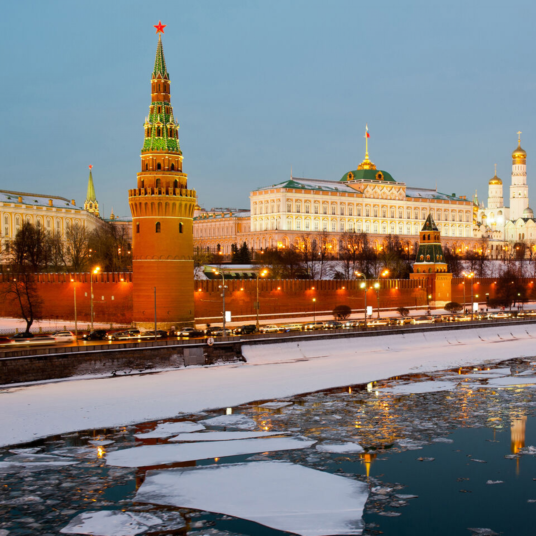 How Kremlin accounts manipulate Twitter