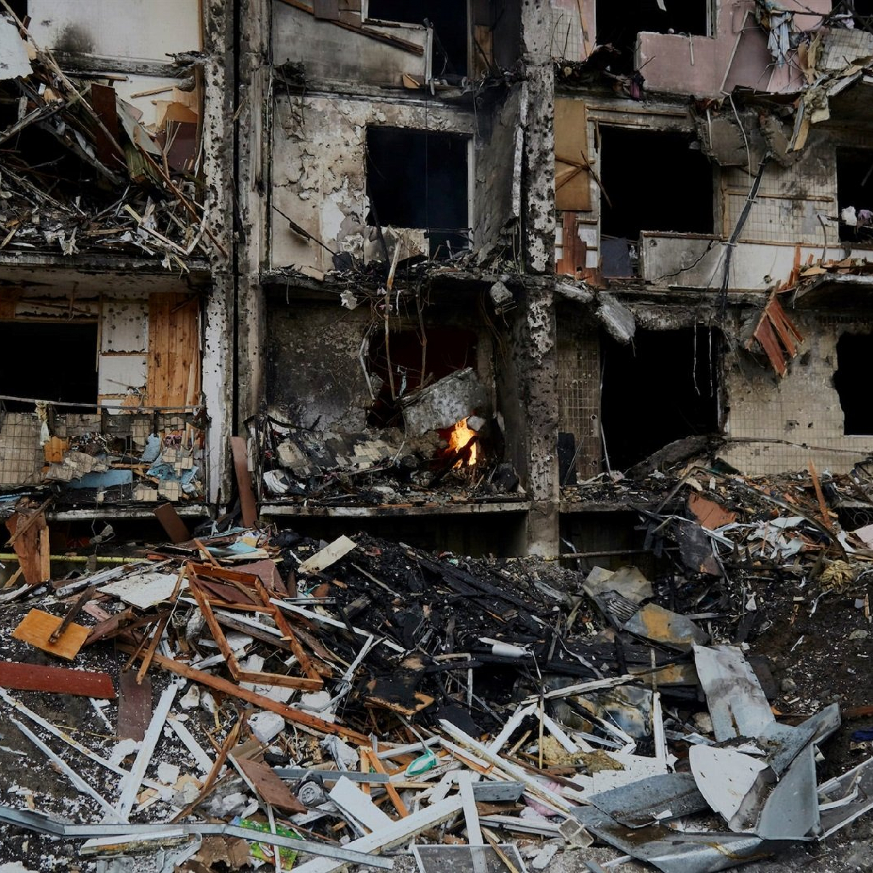 More than 900 civilian bodies found in Kyiv region