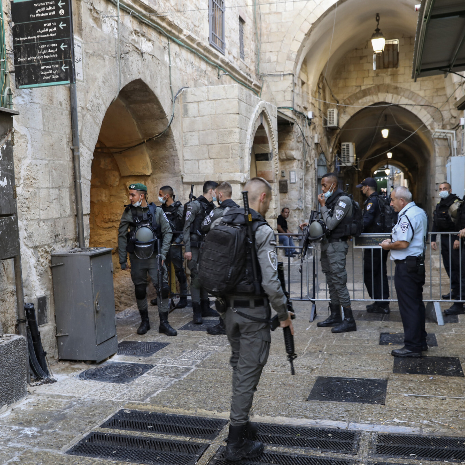 Palestinian Killed After Stabbing Two Israeli Police Officers in Jerusalem Police Say