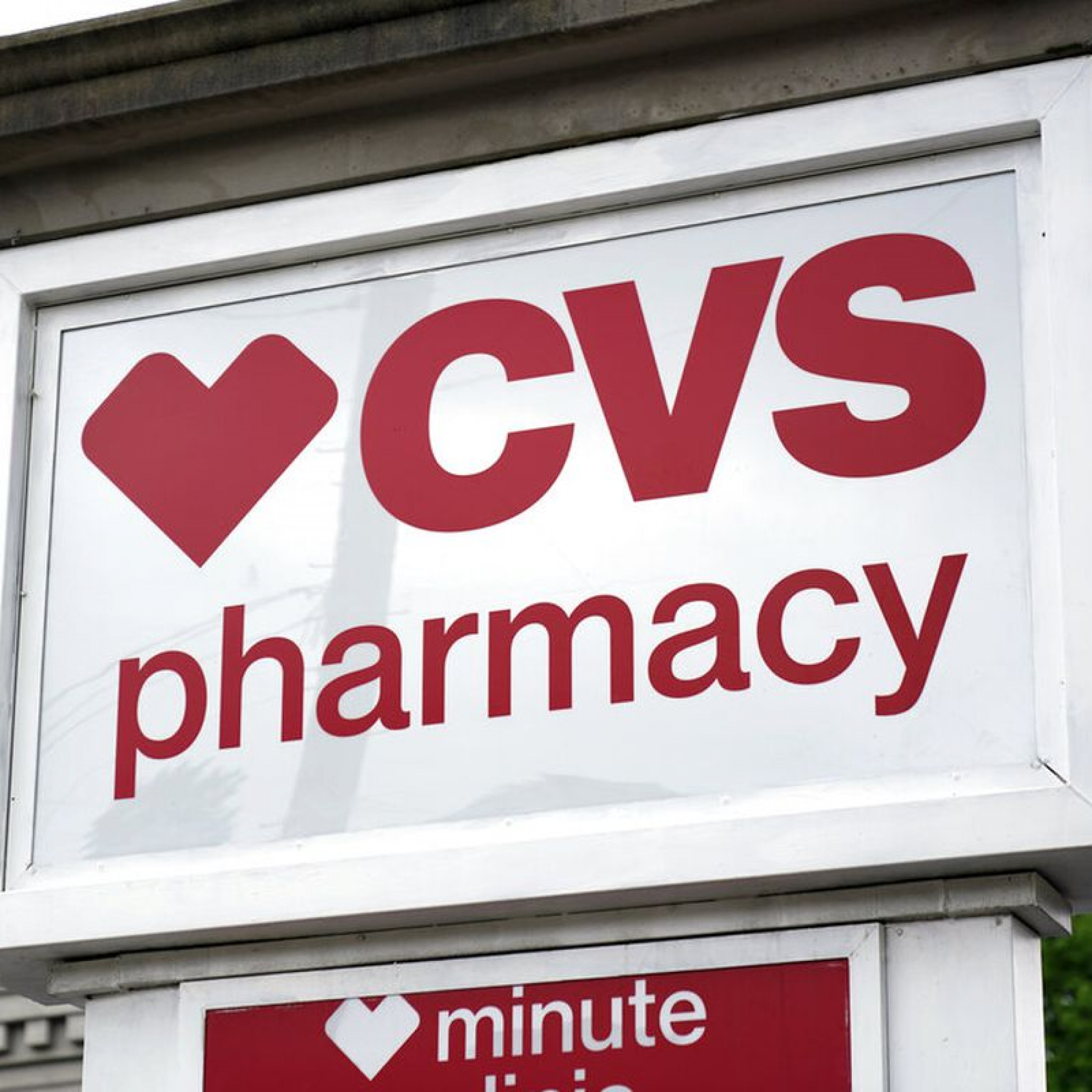 US chain CVS closing 900 drugstores to focus on health services