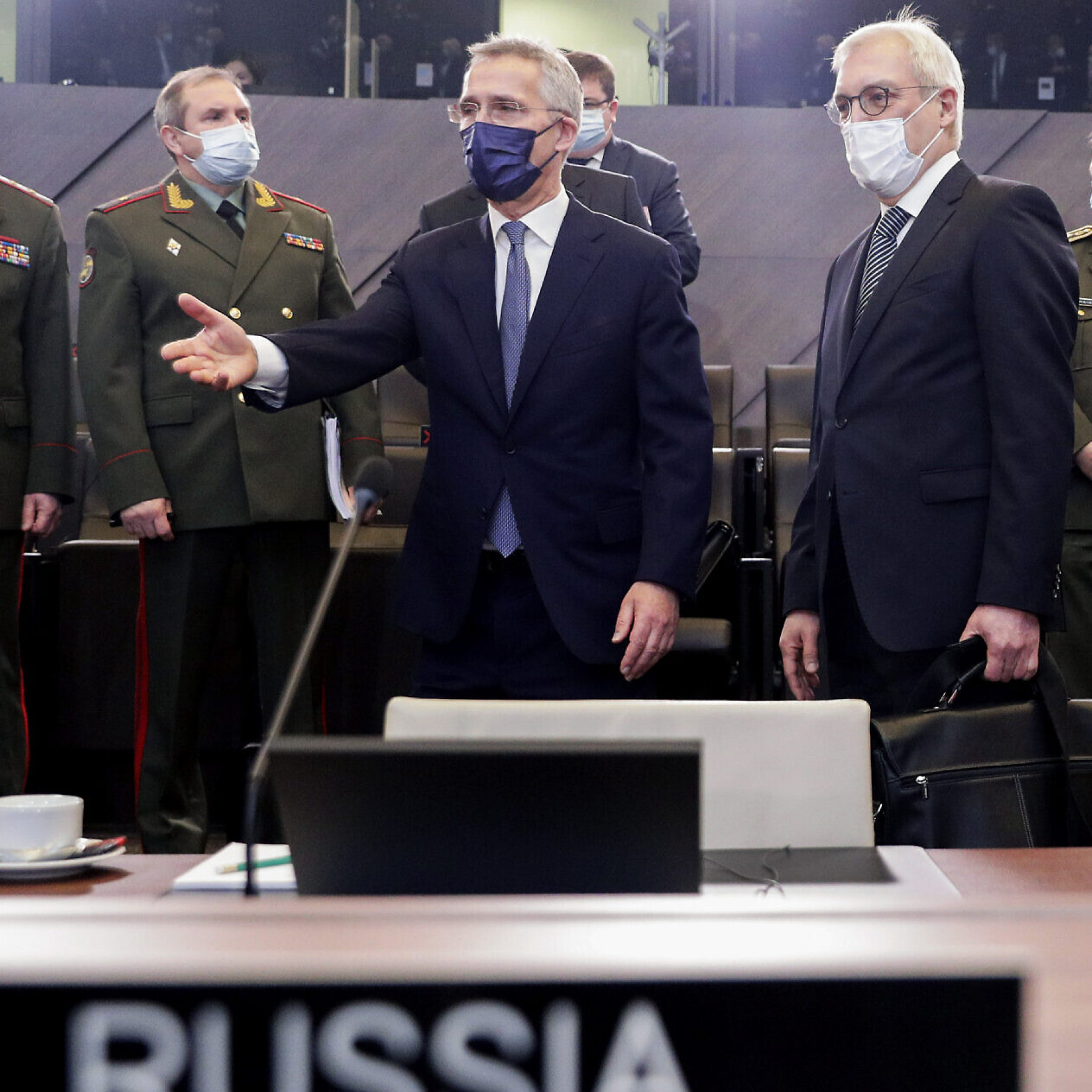 NATO Russia in high-level talks as Ukraine tensions simmer