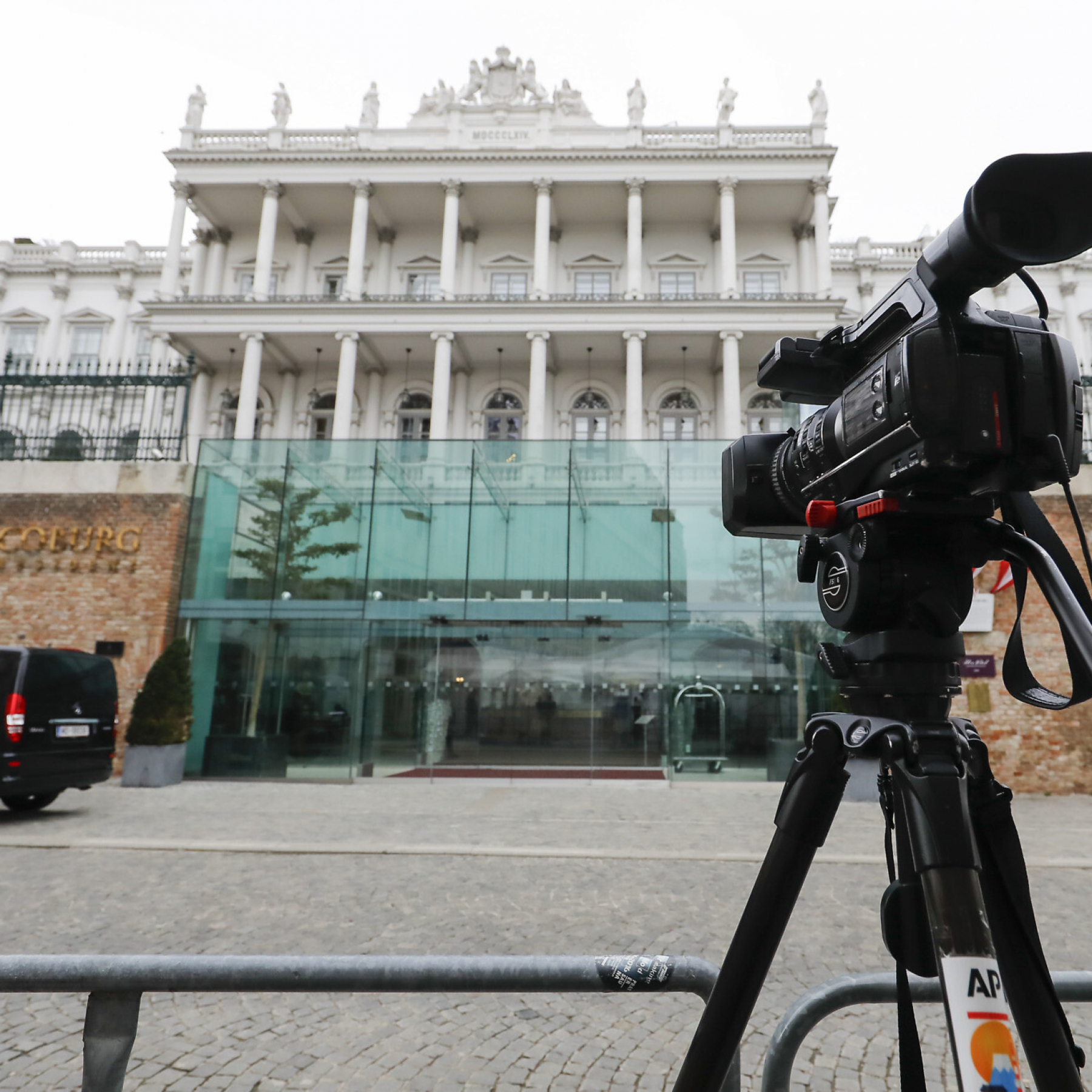 UK says Iran nuclear deal close European diplomats to consult with ministers