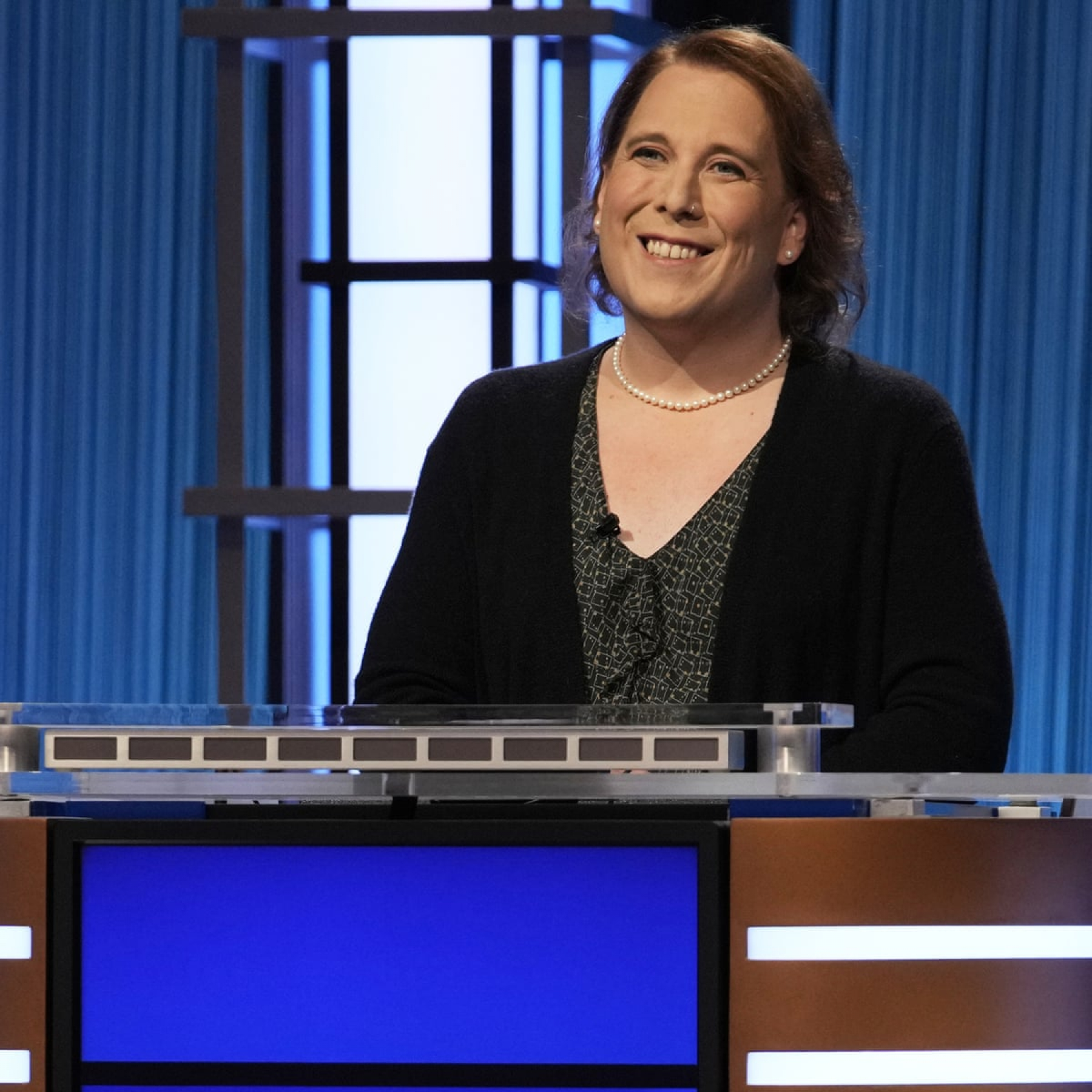 Amy Schneider now has 2nd-longest Jeopardy winning streak in history