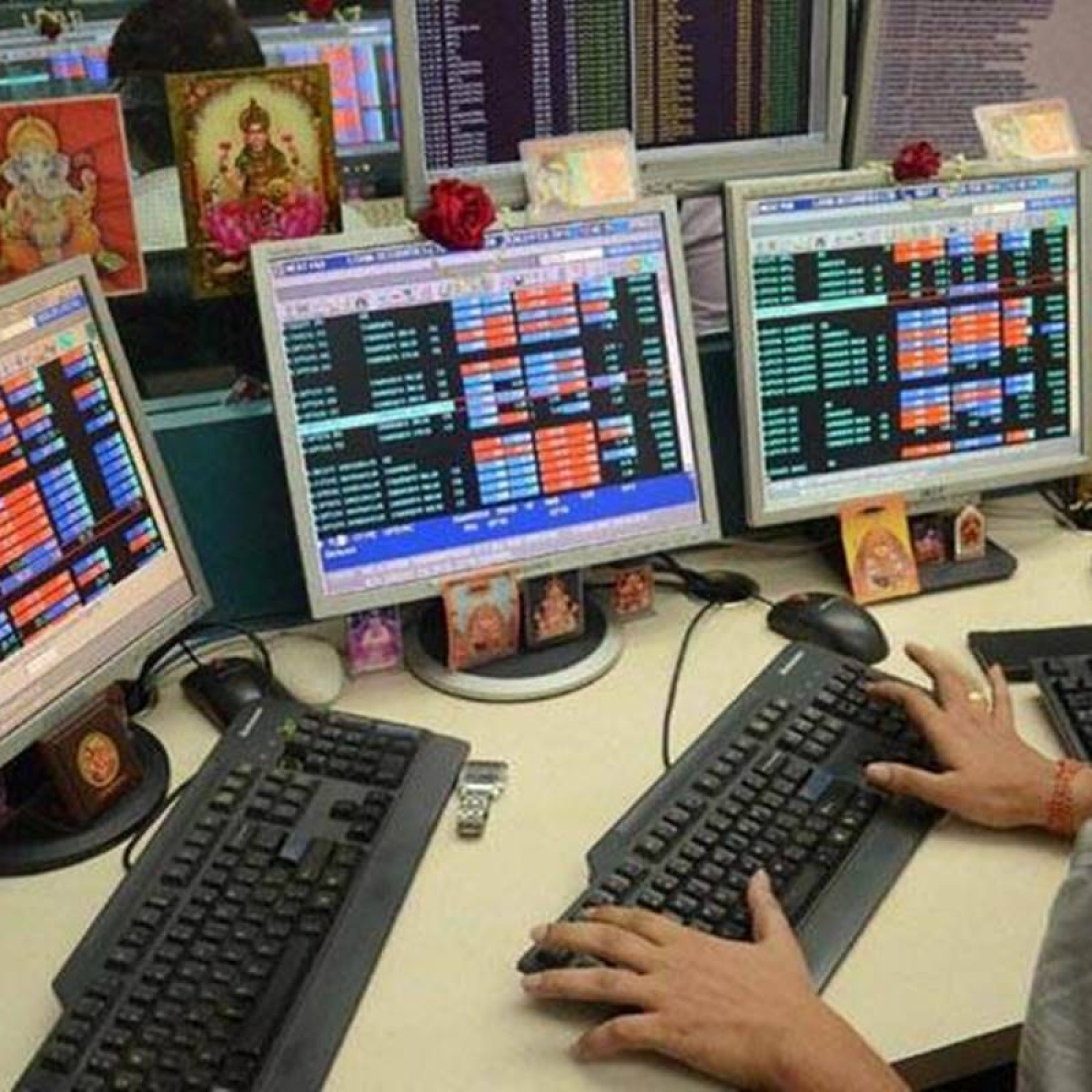 Share Market LIVE: Nifty just shy of 18200 Sensex rallies 550 pts at new record high M&M surges over 7%