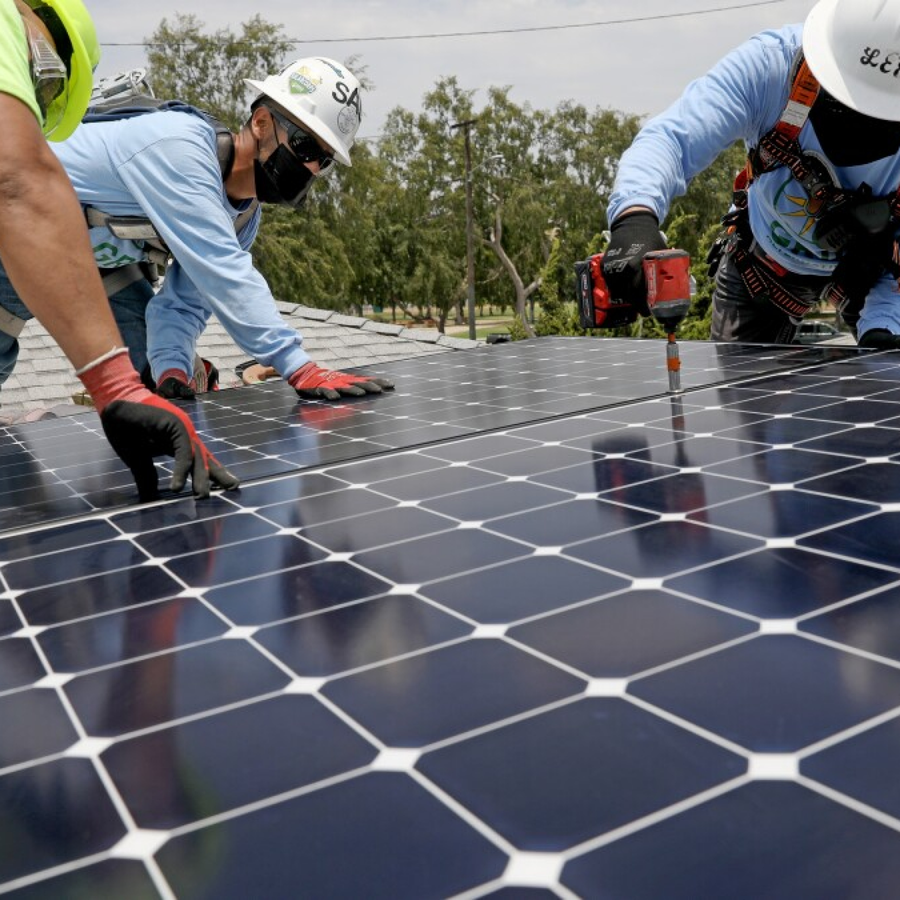 California proposes reducing incentives for rooftop solar