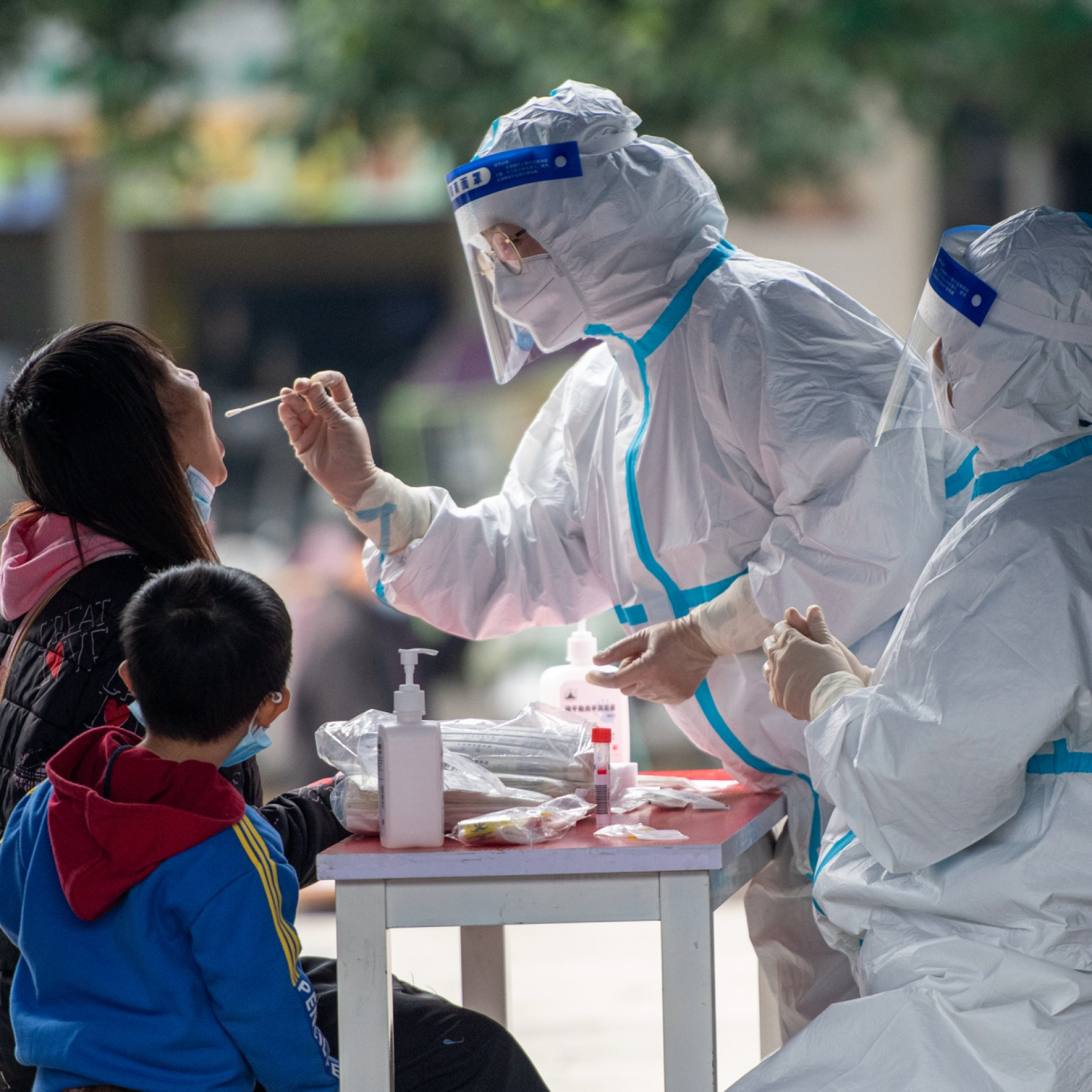 China ends 2021 with worst COVID-19 week since taming original epidemic