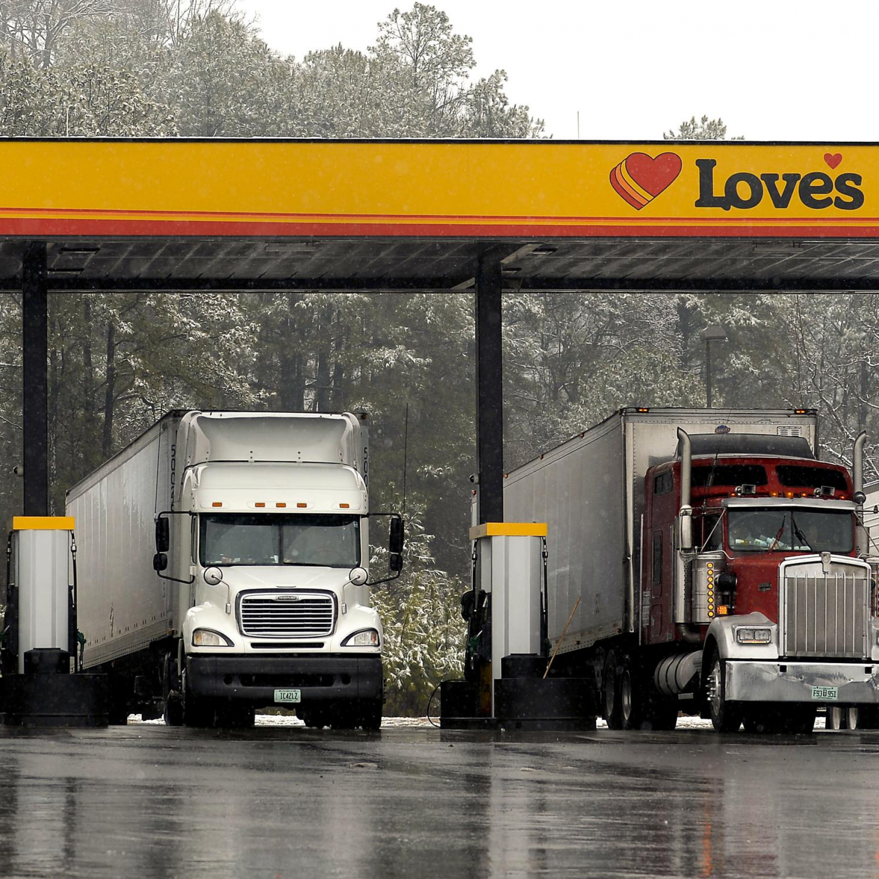 EPA rule would make heavy trucks cut smog soot pollution