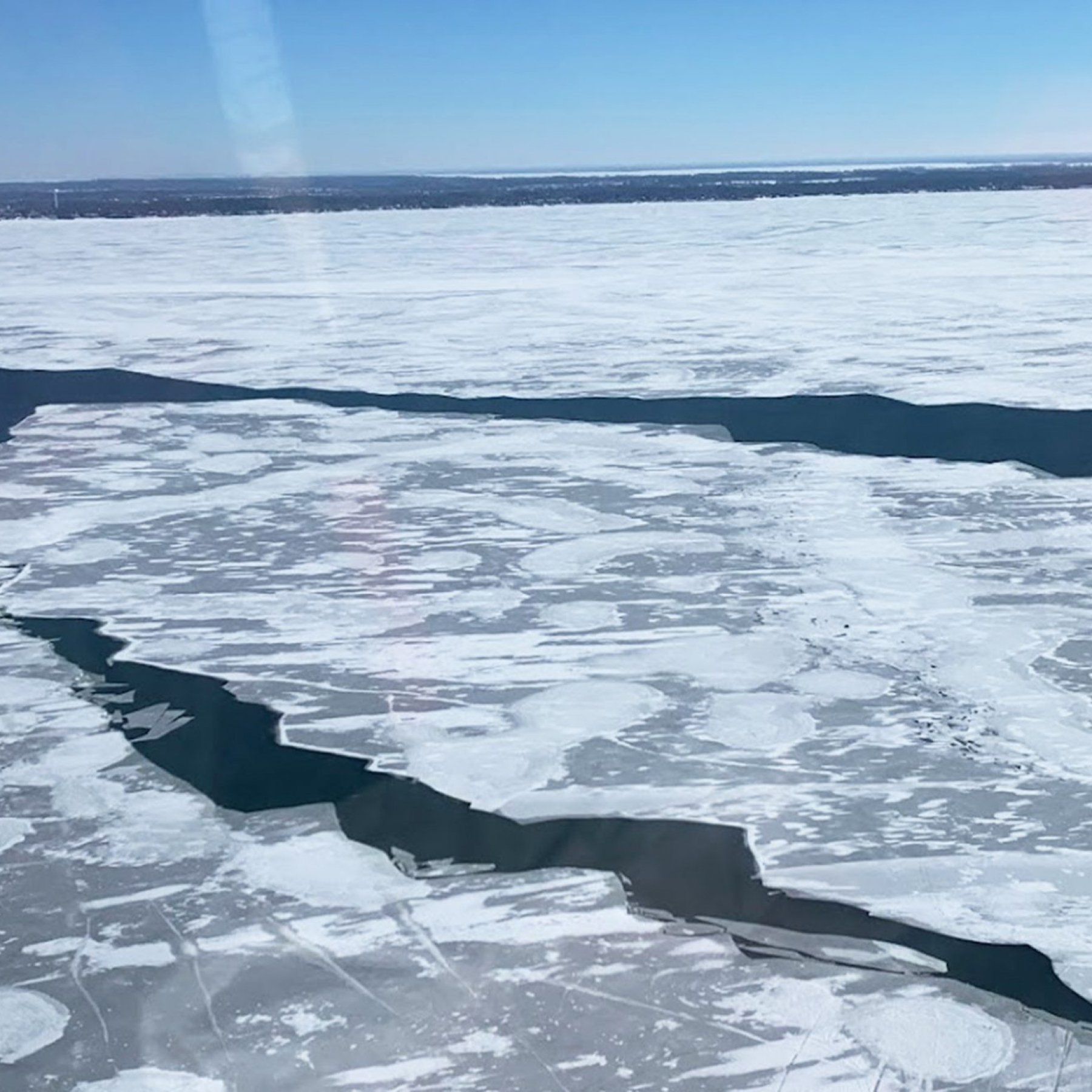 18 people rescued from ice floe on Lake Erie