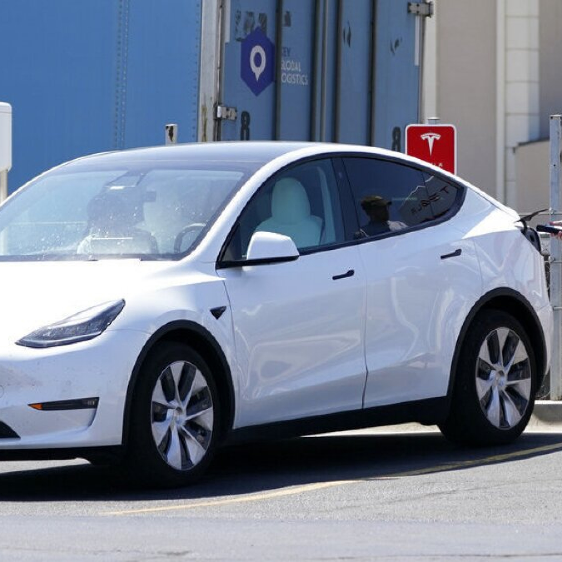 Nearly 400 car crashes in 11 months involved automated tech companies tell regulators