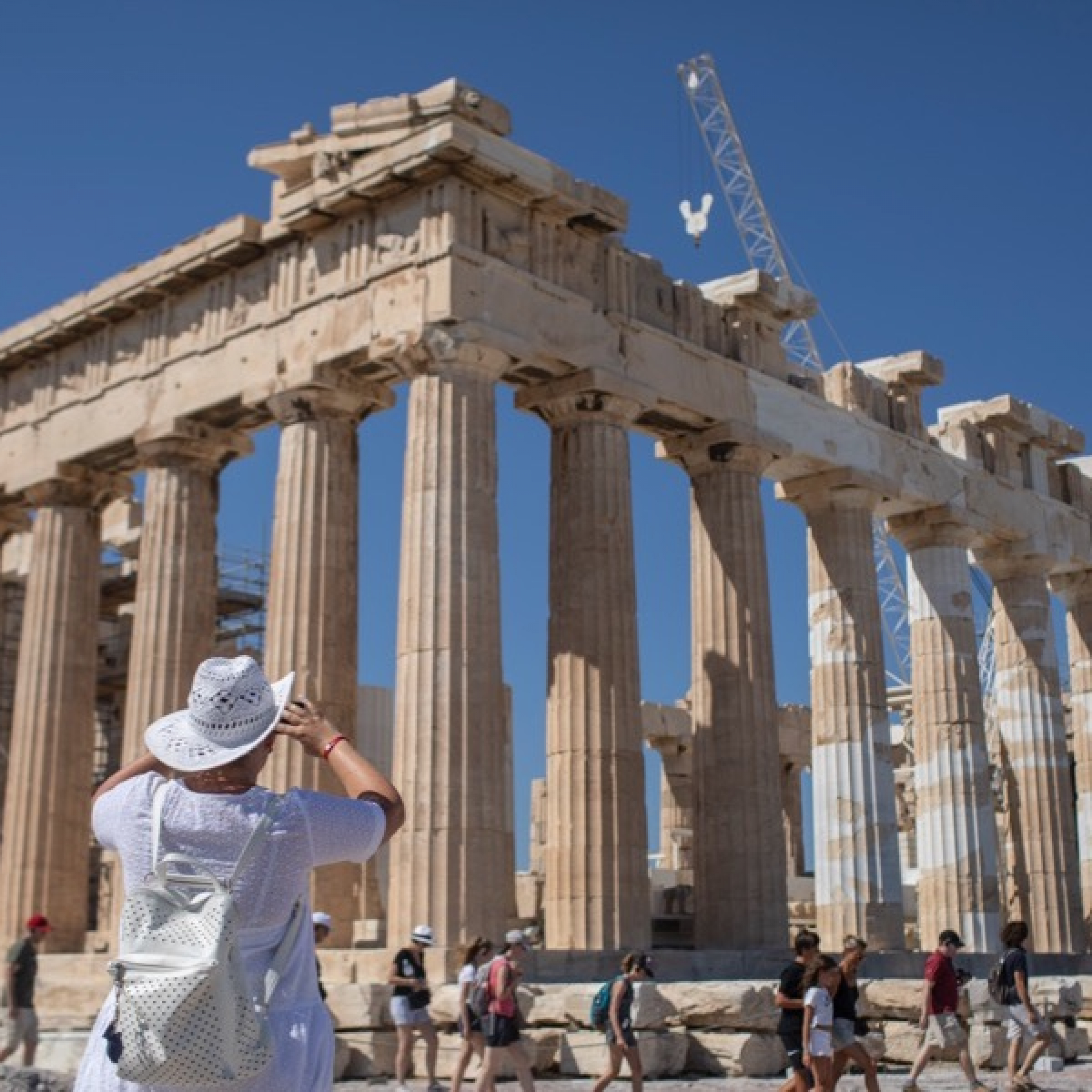 Minister seeks easier travel between Greece and UK