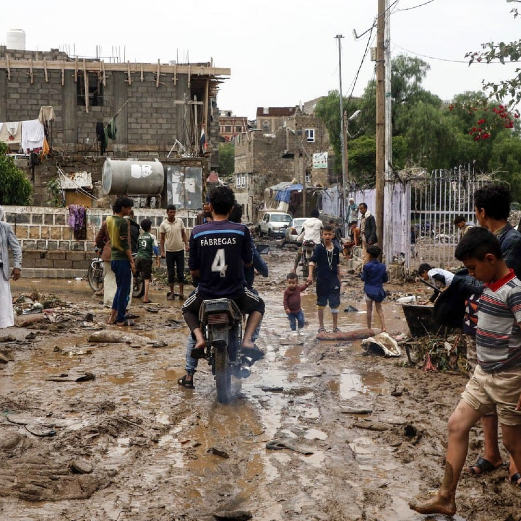 Eight dead as flash floods wreak havoc in northern Iraq