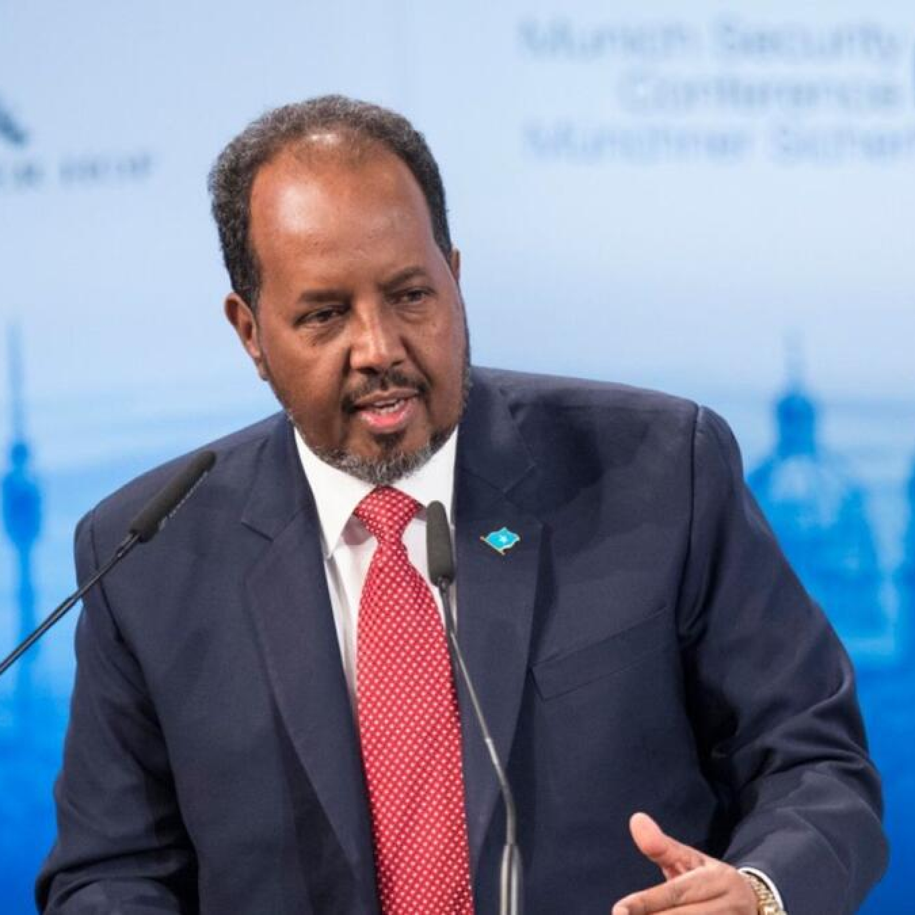 Somalia elects Hassan Sheikh Mohamud as new president