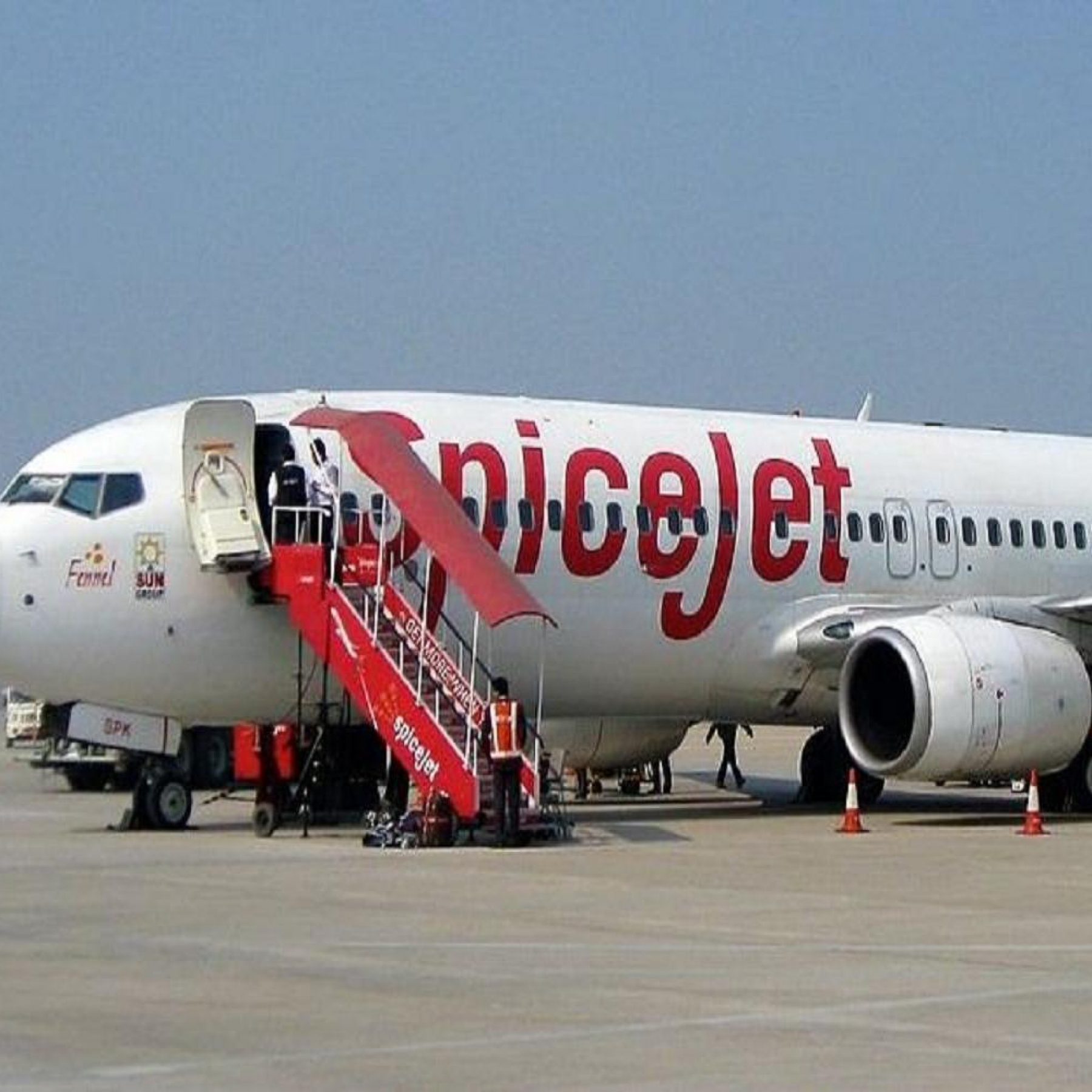 Yet another Durgapur-bound SpiceJet flight faces snag returns to Chennai after engine problem