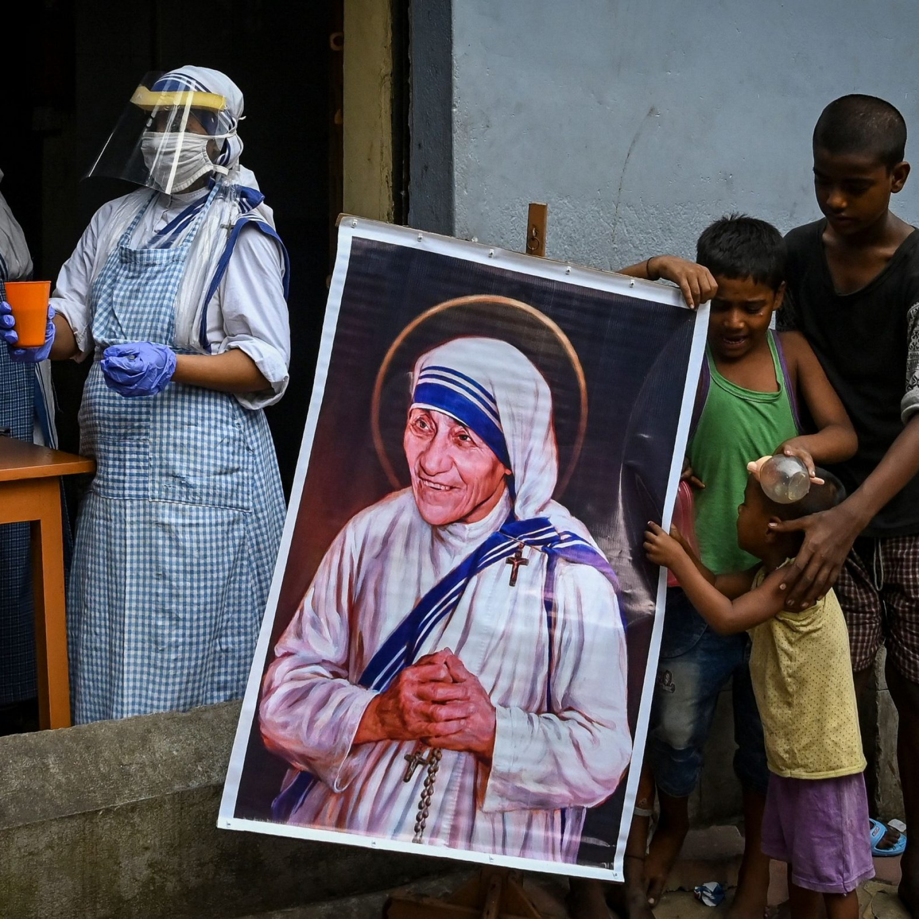 India restricts foreign funding for Mother Teresas charity