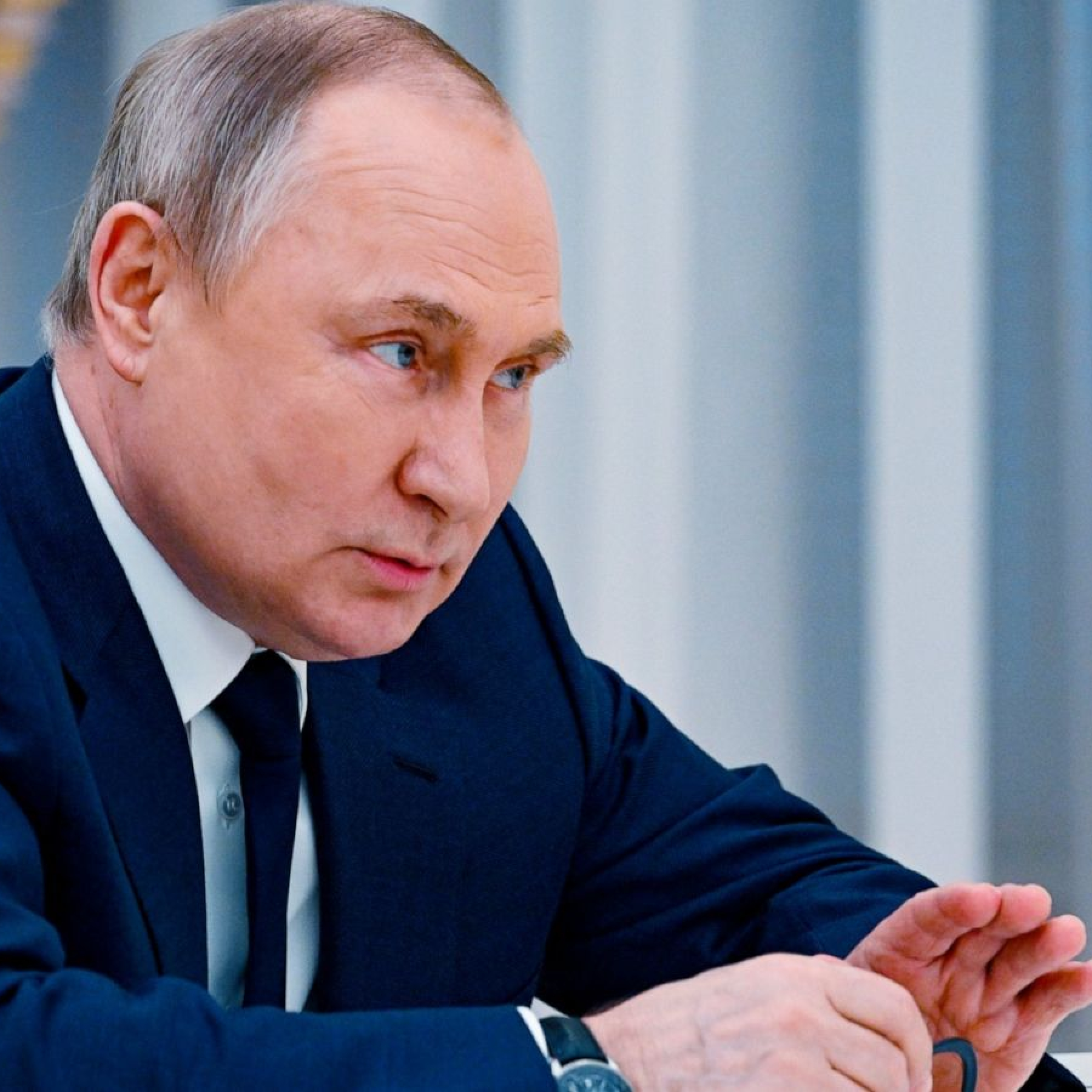 Poland Bulgaria say Russia suspending natural gas supplies