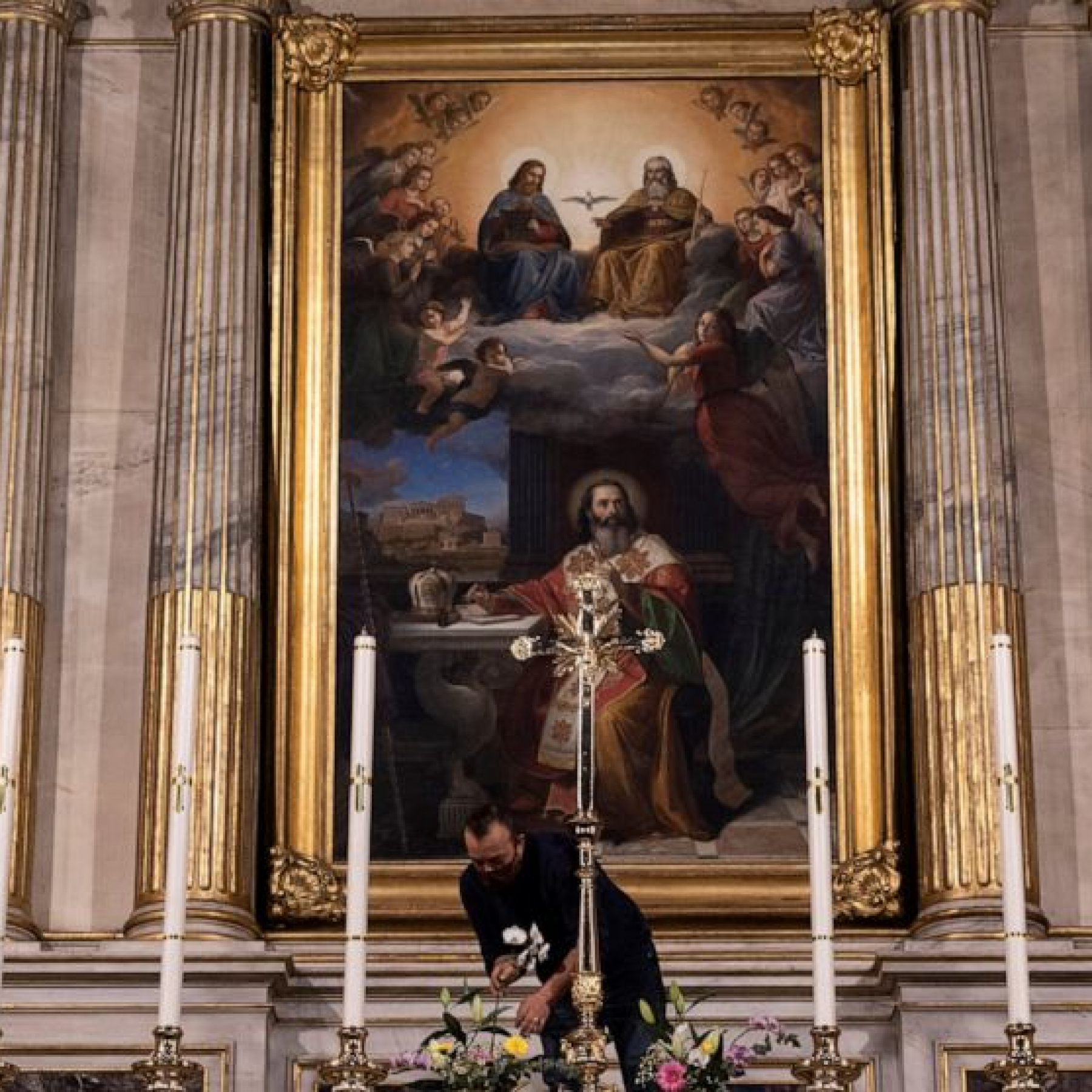 In Greece Pope to seek deeper ties with eastern churches
