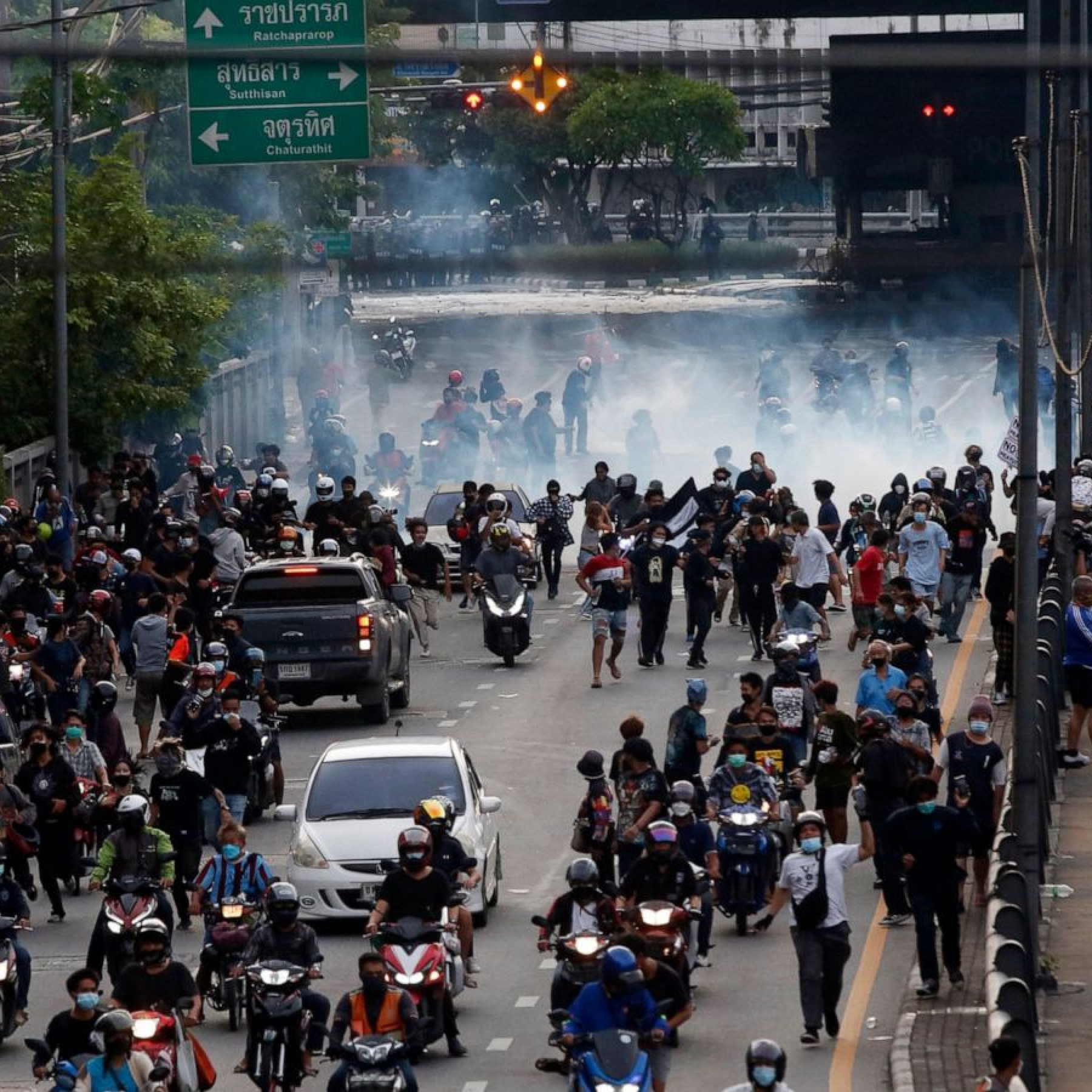 Thai Police Fire Rubber Bullets Tear Gas At Bangkok Protest
