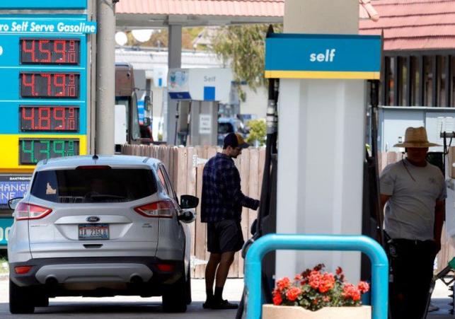 White House urges action on oil as gasoline prices rise
