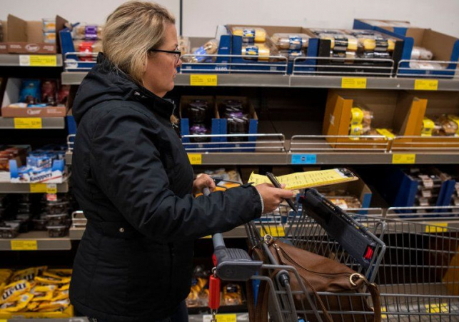 US increases food stamp aid for poorer Americans