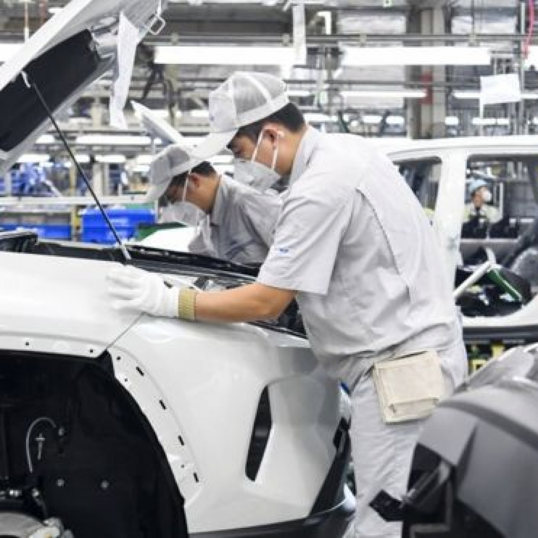 Vauxhall Motors plans Luton job losses amid chip crisis