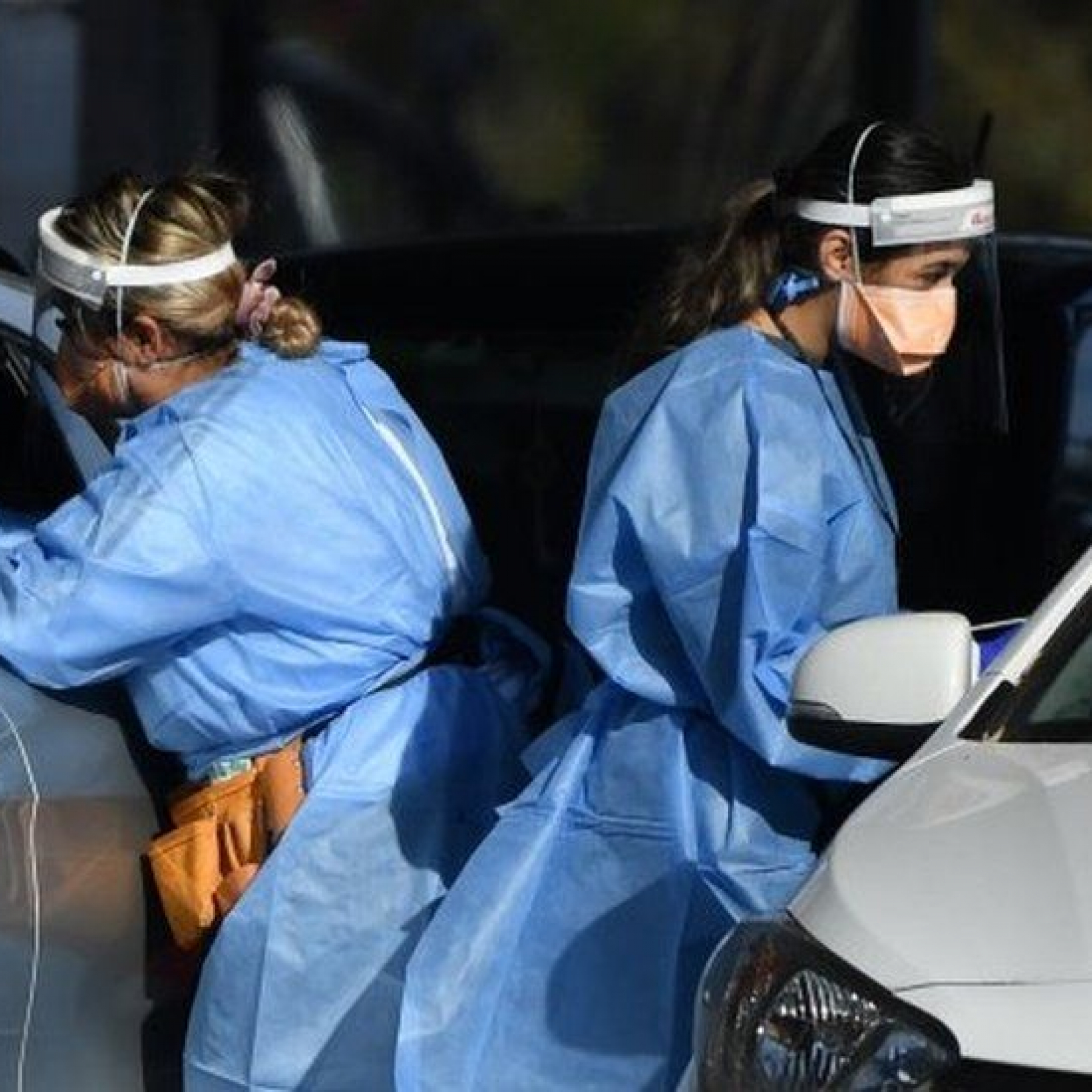 Covid: Sydney lockdown extended and curfew imposed on 2m people