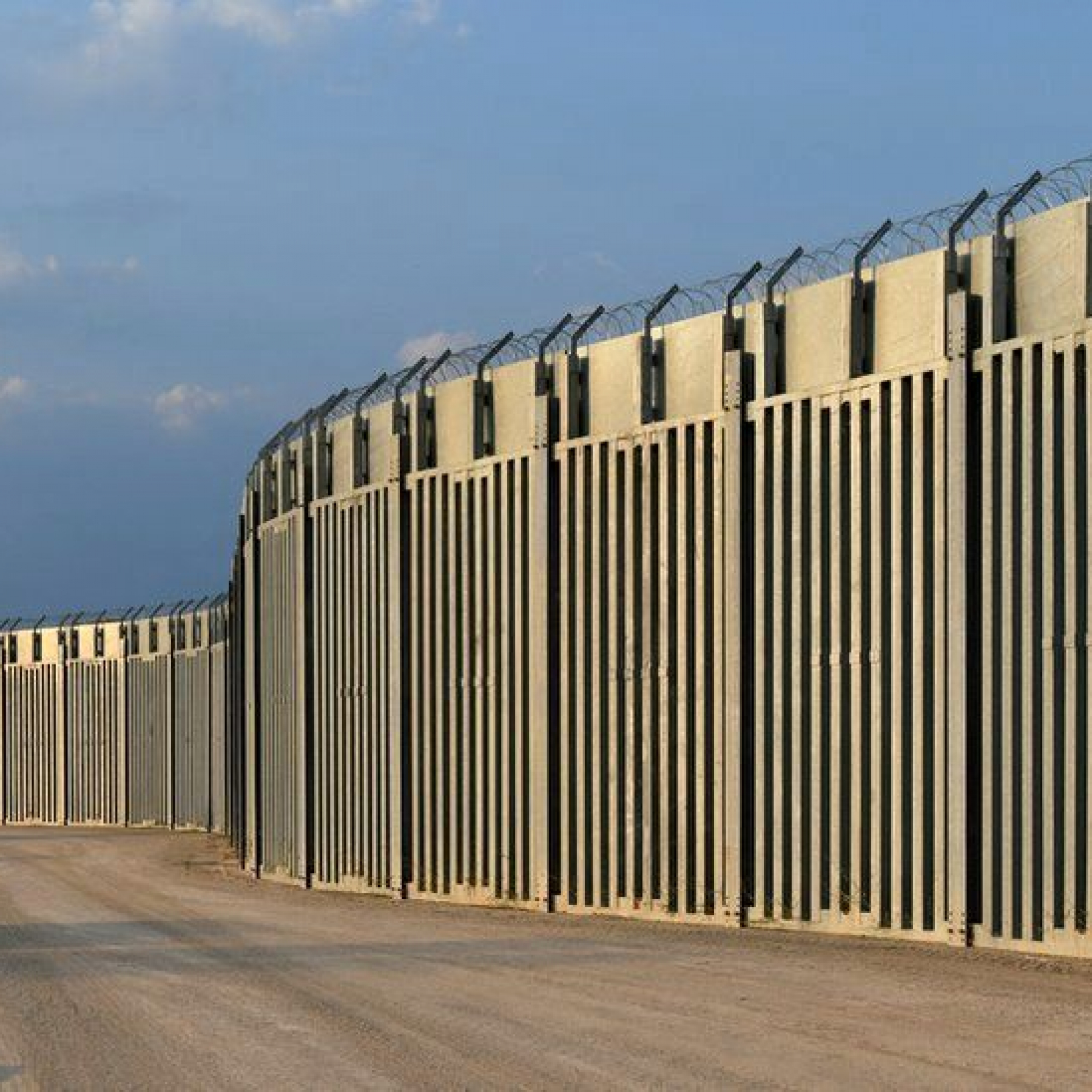 Greece erects fence at Turkey border amid warnings of Afghan migrant surge