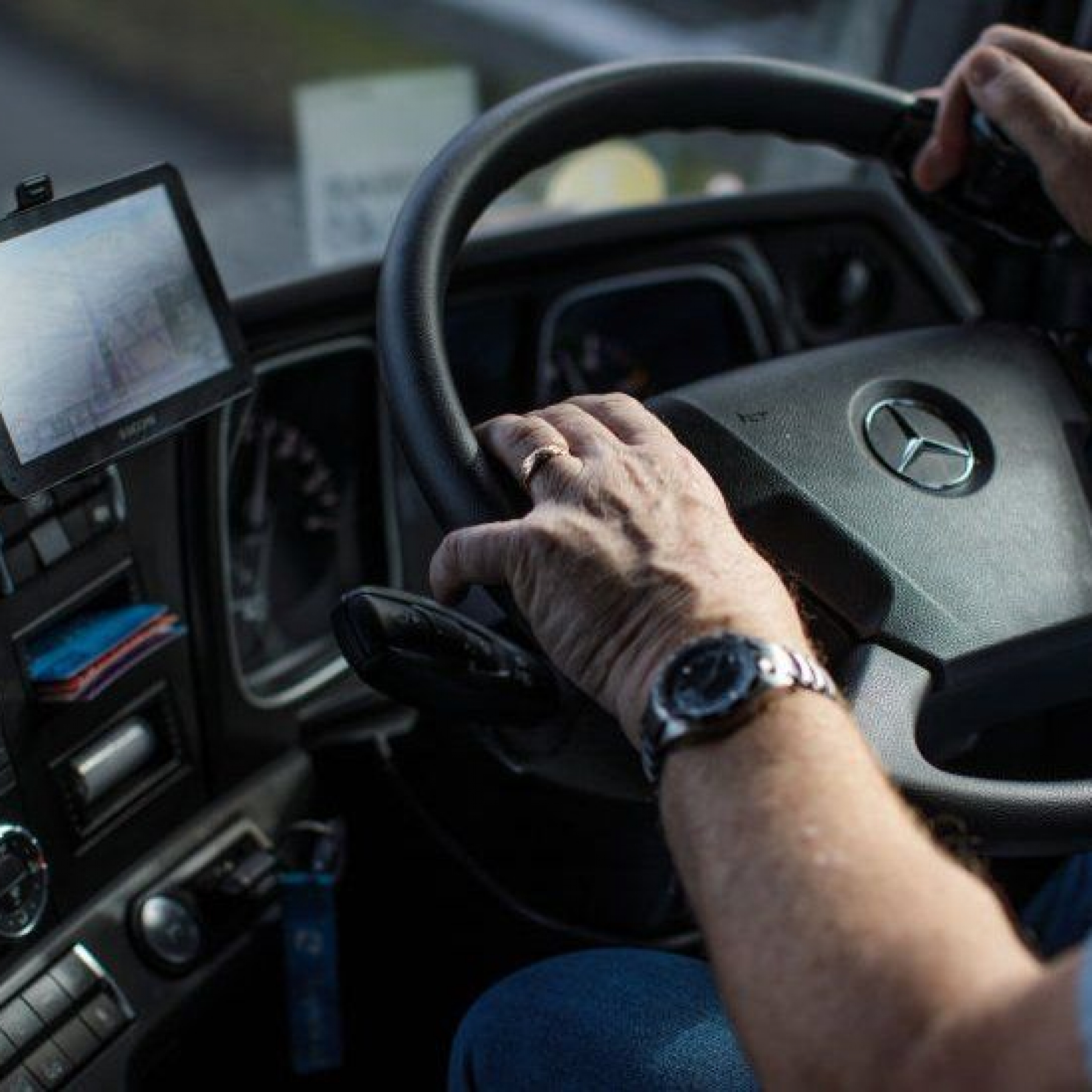 Hire UK workers to drive lorries minister tells firms